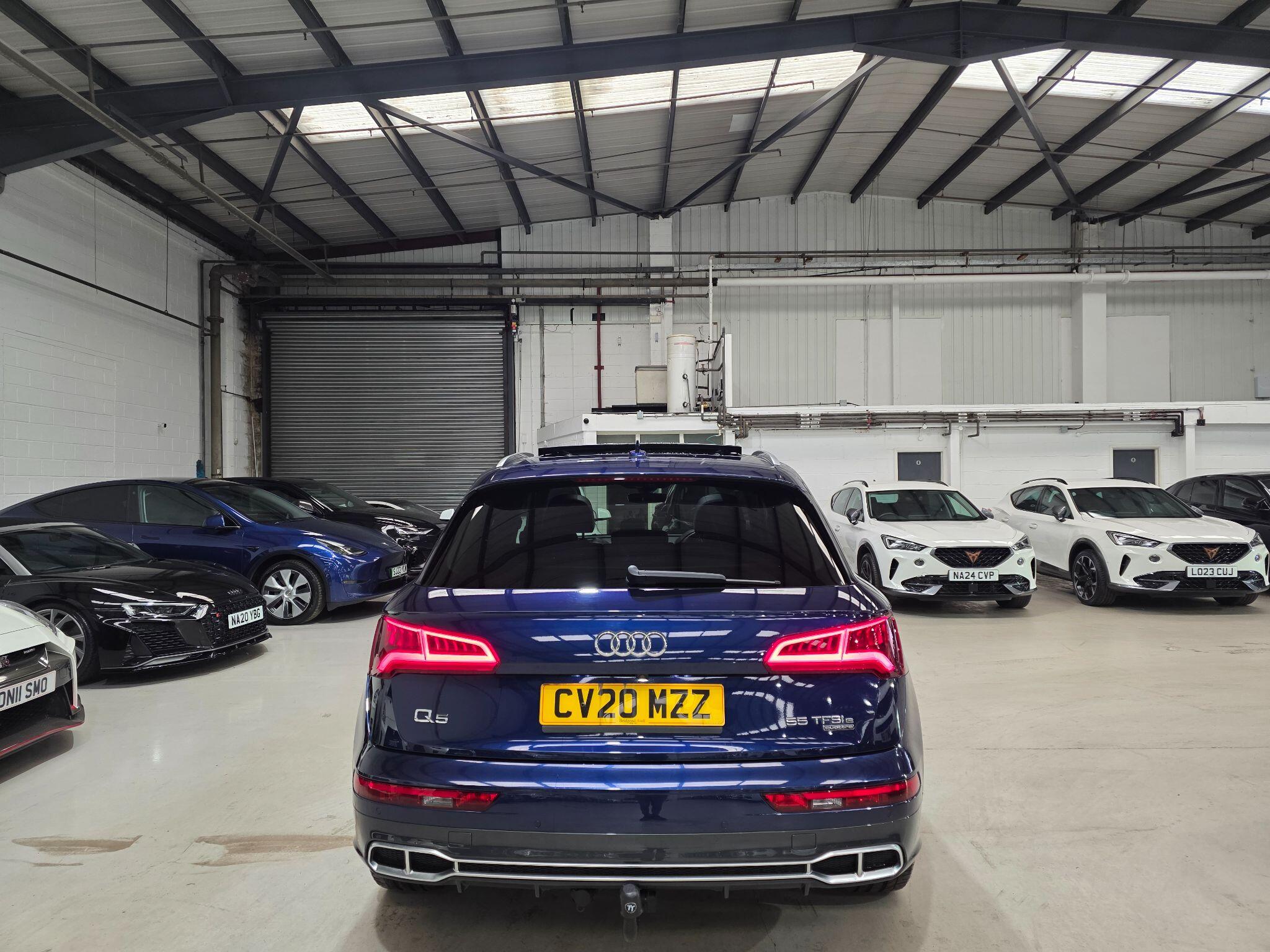 Audi Q5 view 4