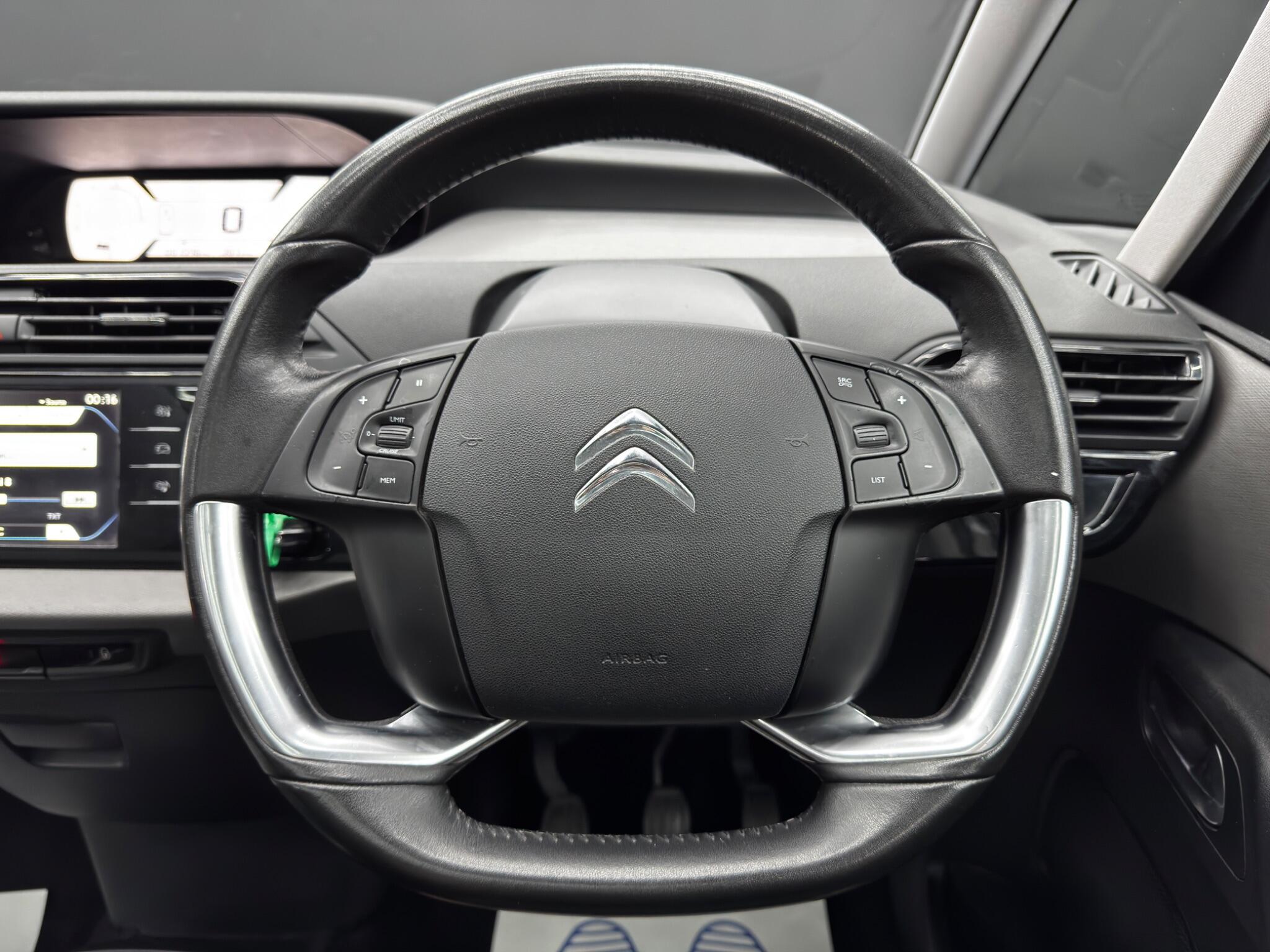 Citroen C4 Picasso view 19