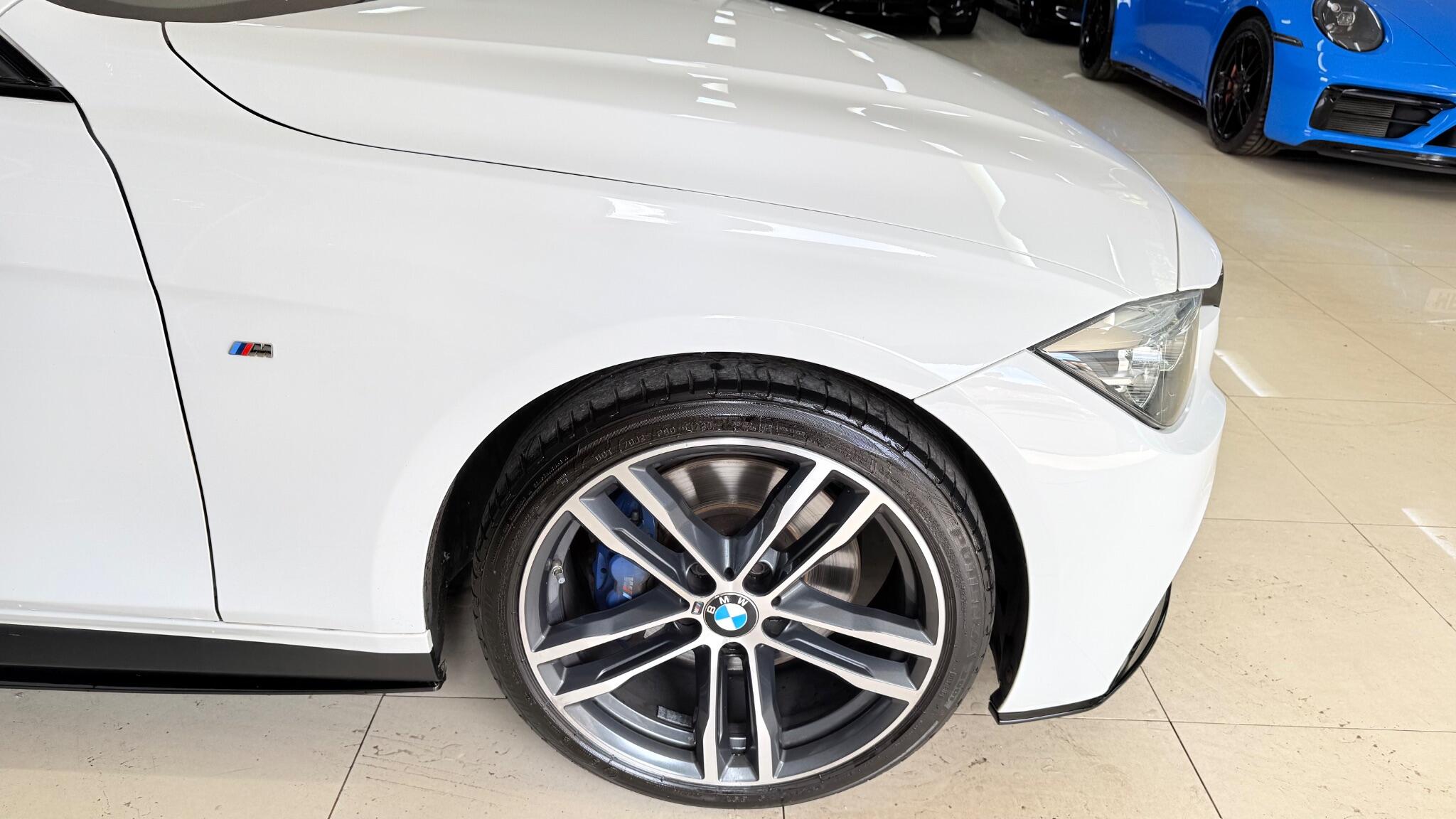 BMW 3 Series view 40