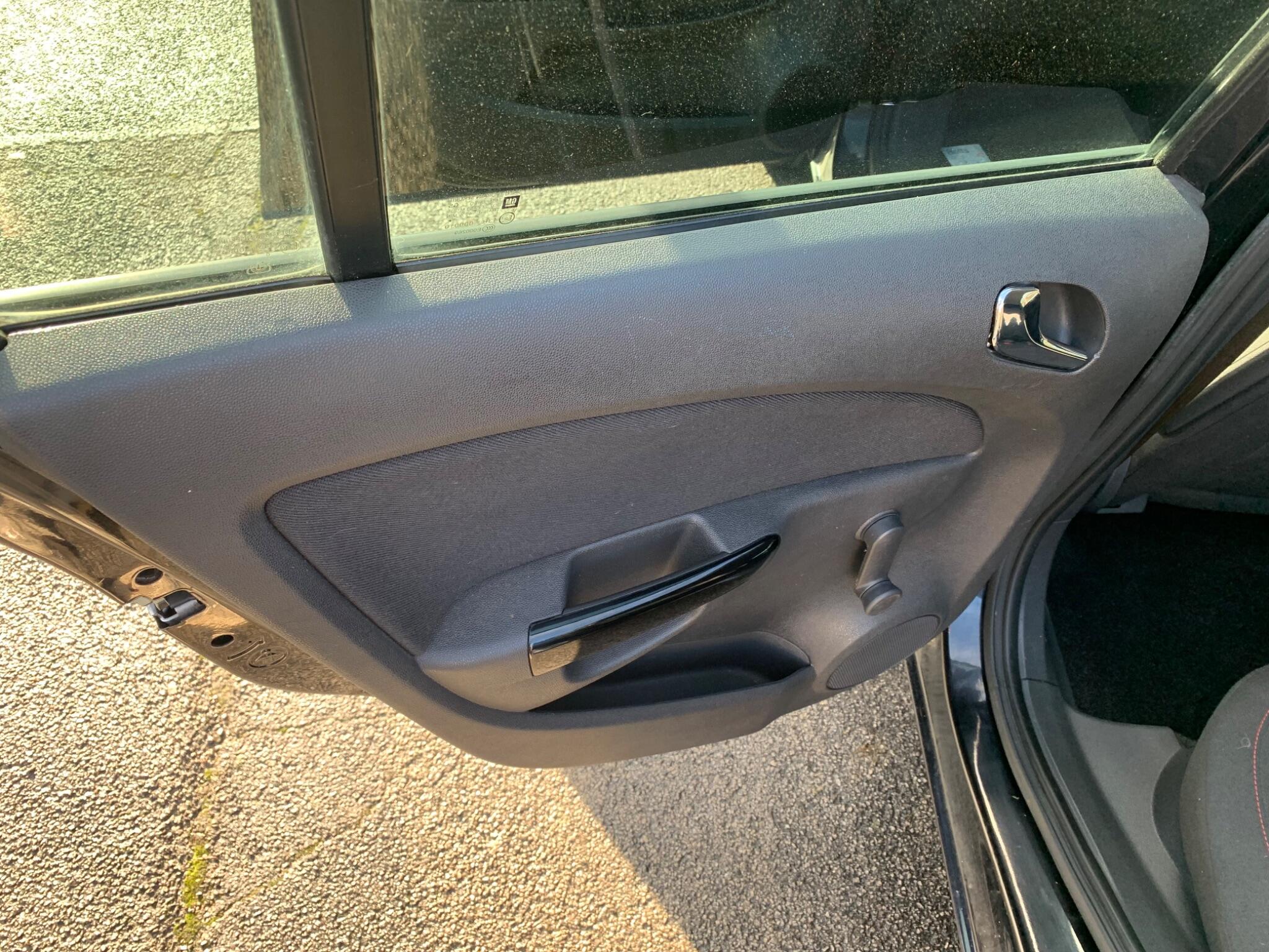 2009 Vauxhall Corsa image 40