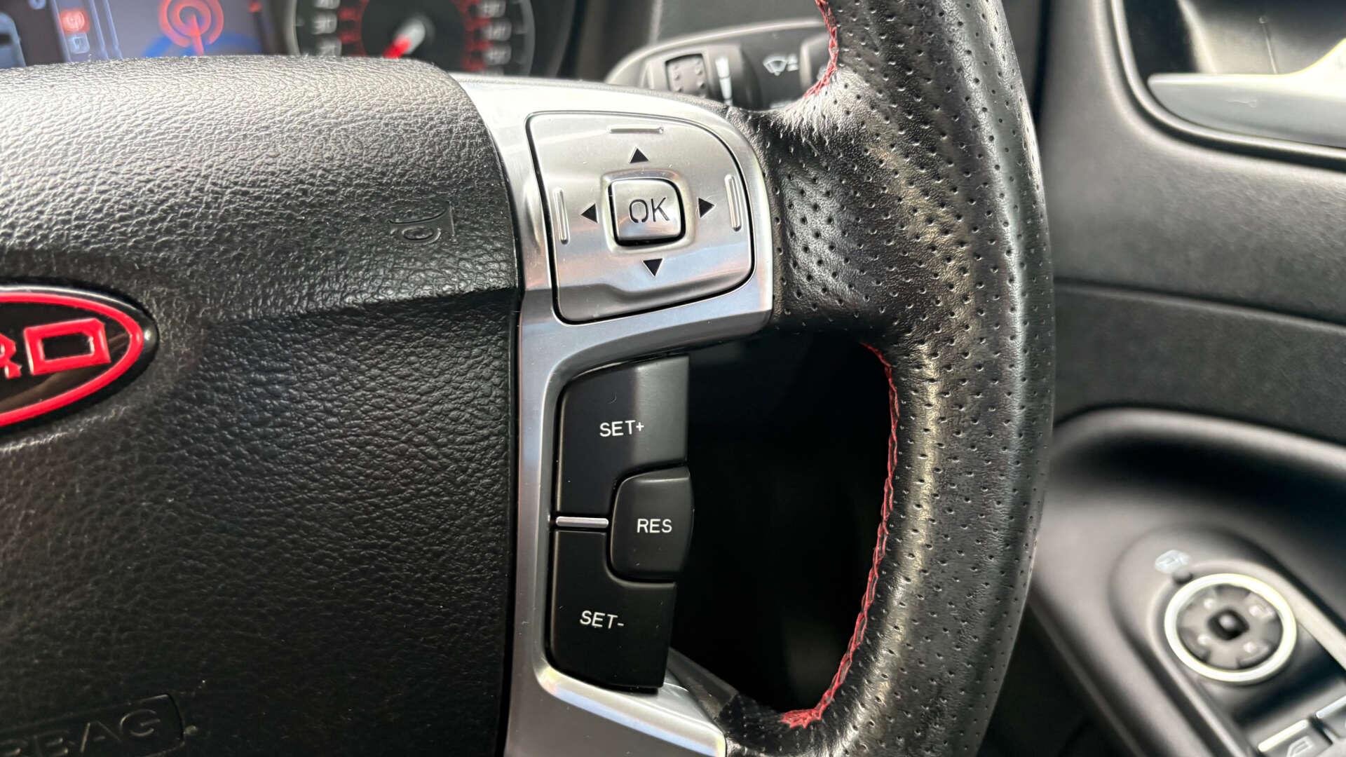 Ford Mondeo view 19