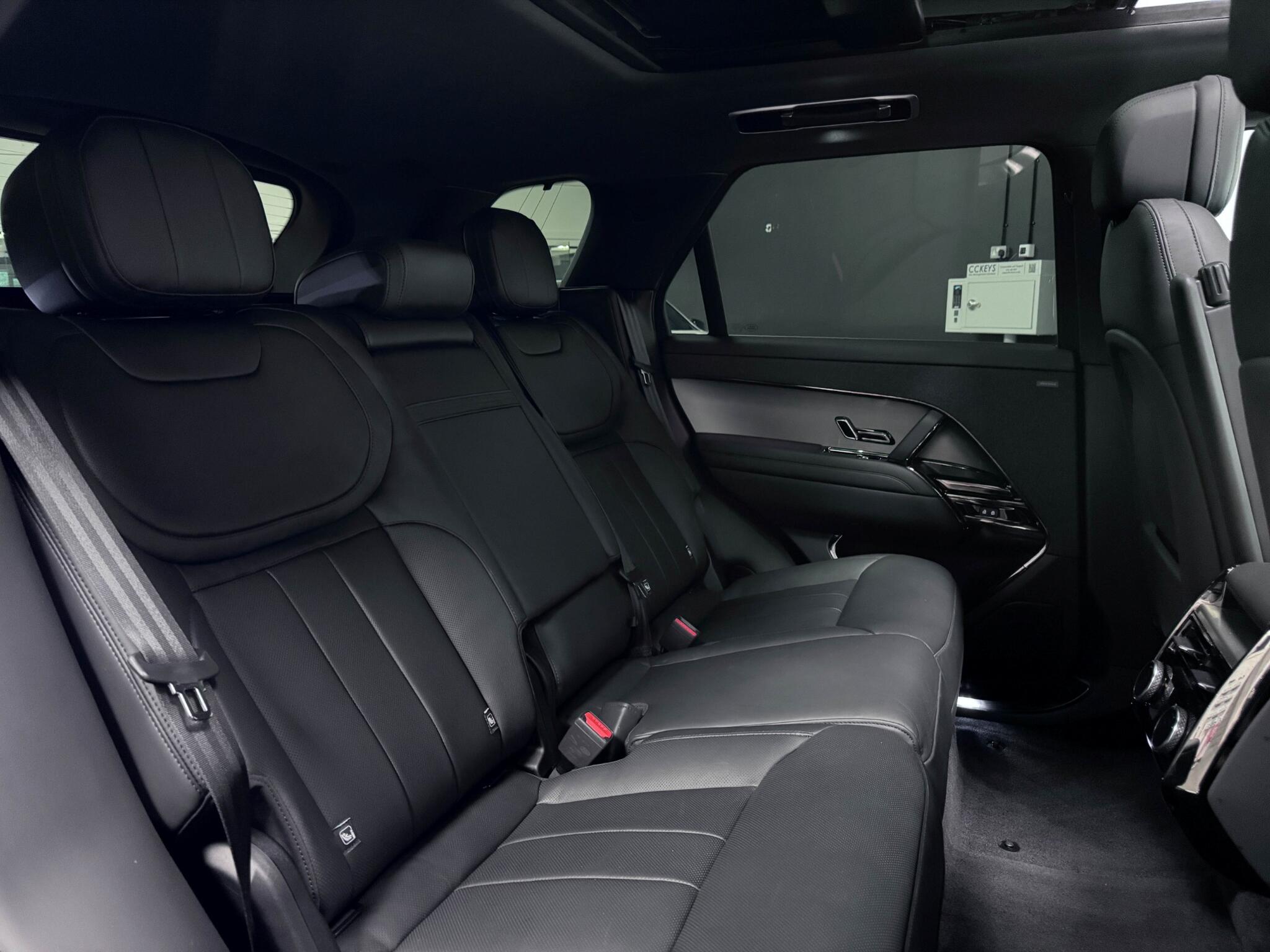Land Rover Range Rover Sport view 31