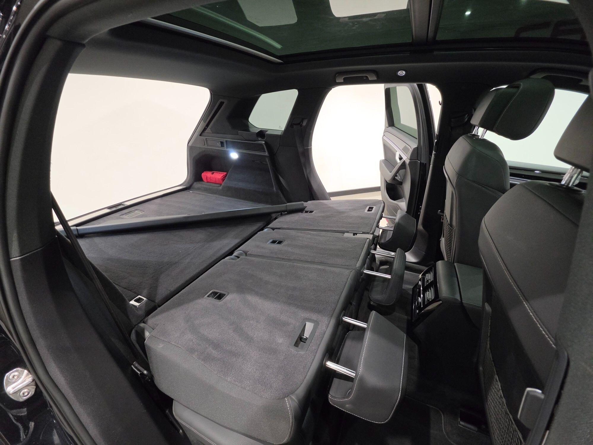 Volkswagen Touareg view 55
