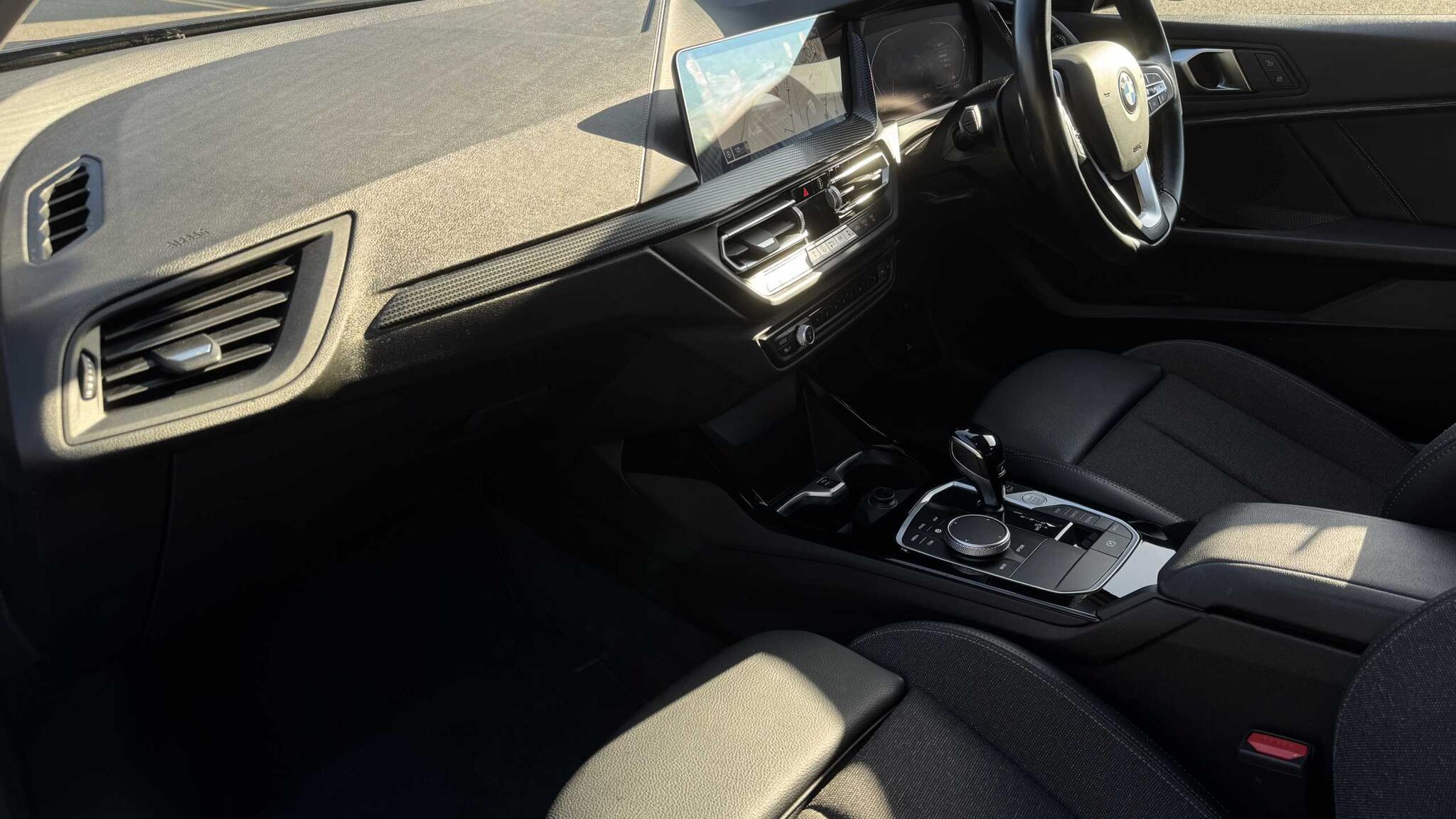 BMW 1 Series view 8