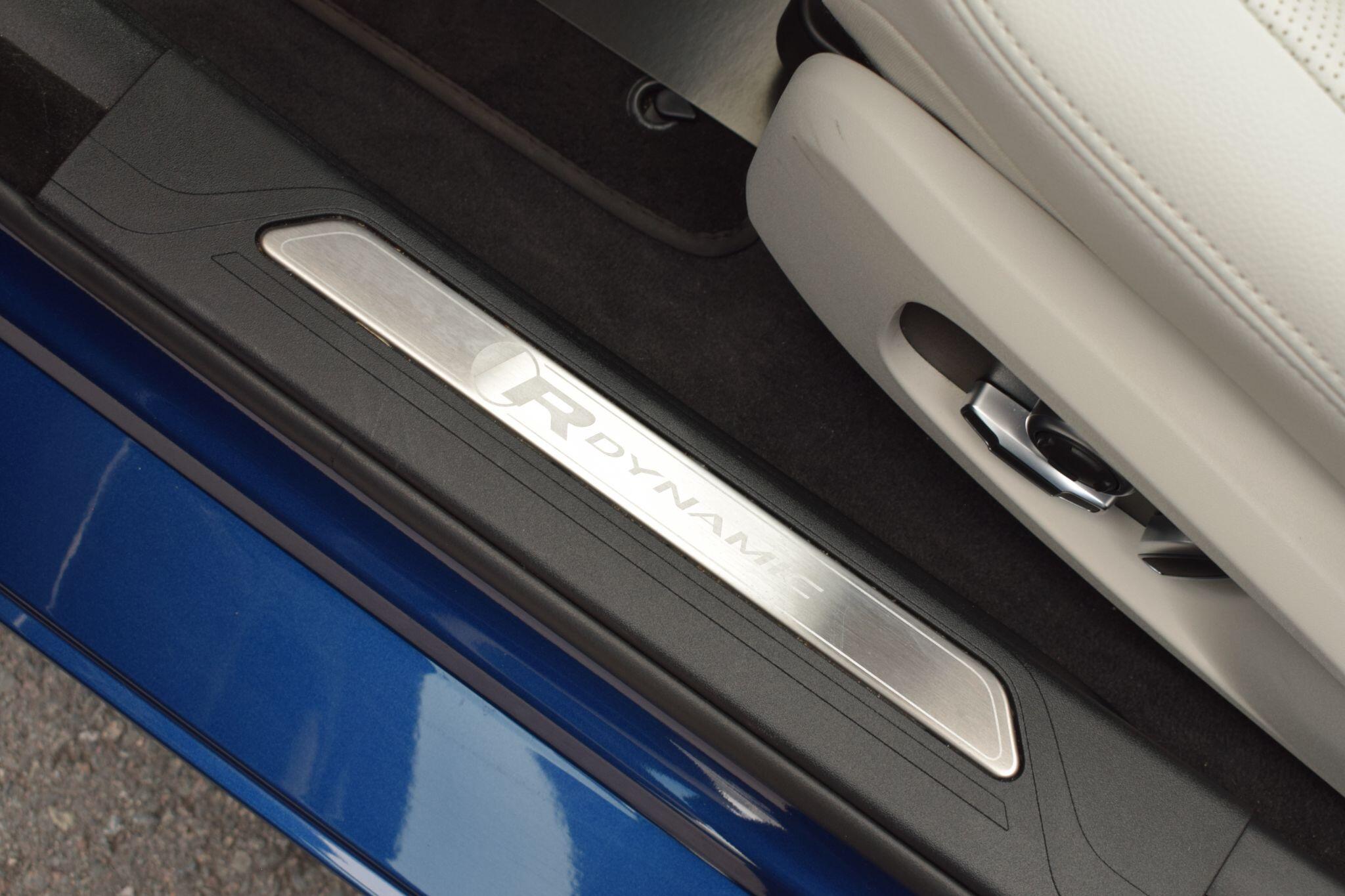 Jaguar Xe view 27