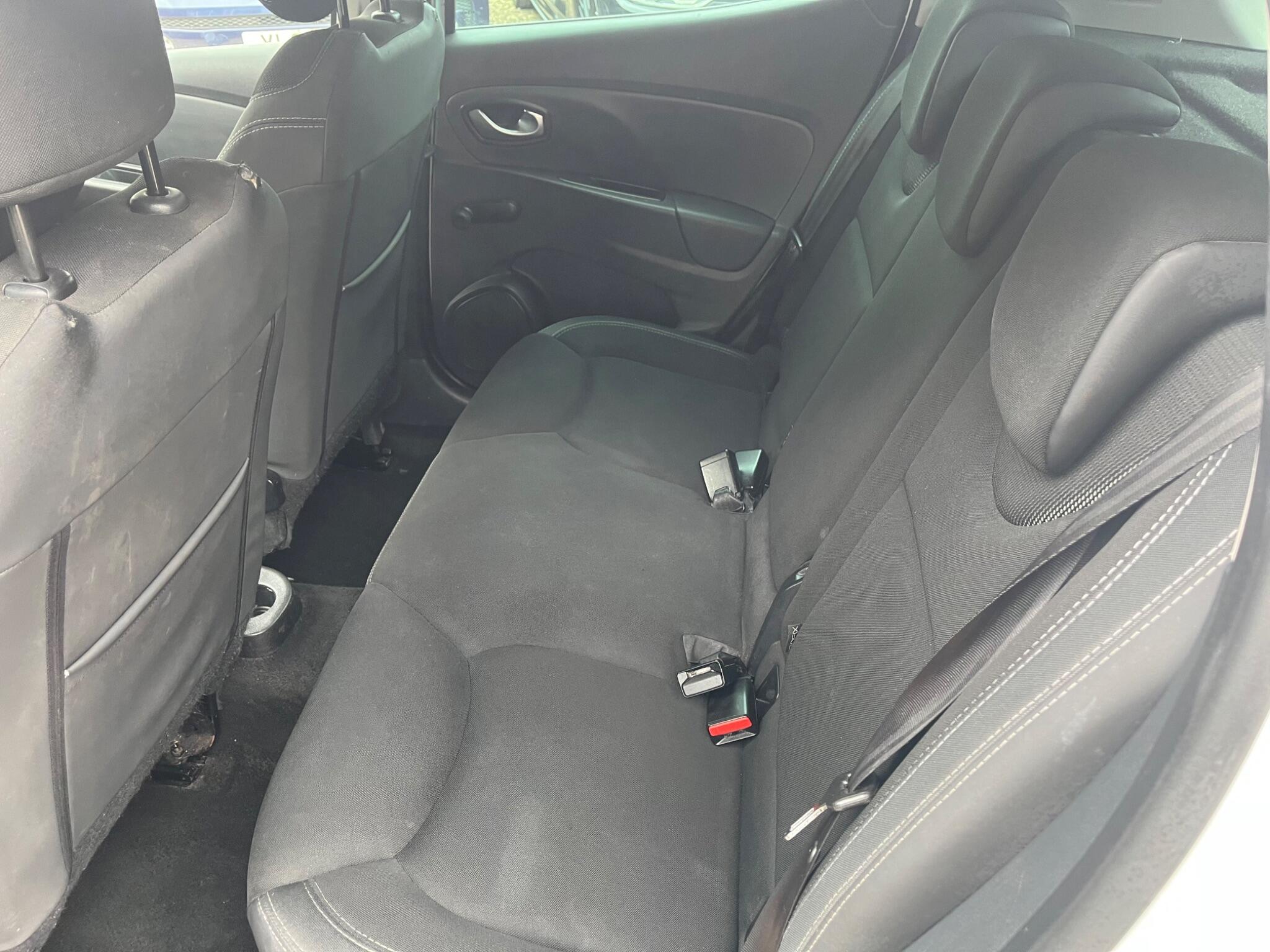 Renault Clio view 13