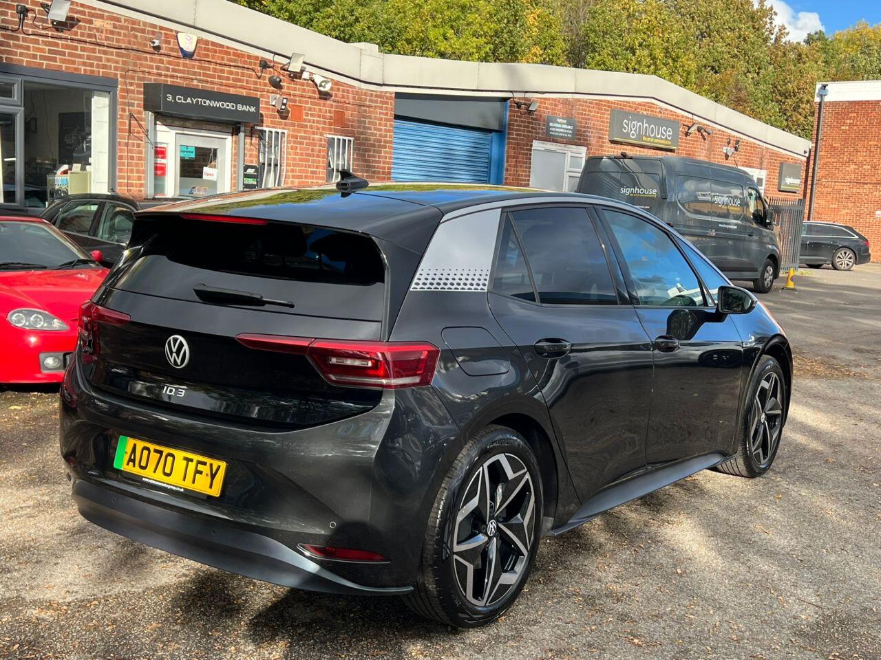 Volkswagen ID.3 view 3