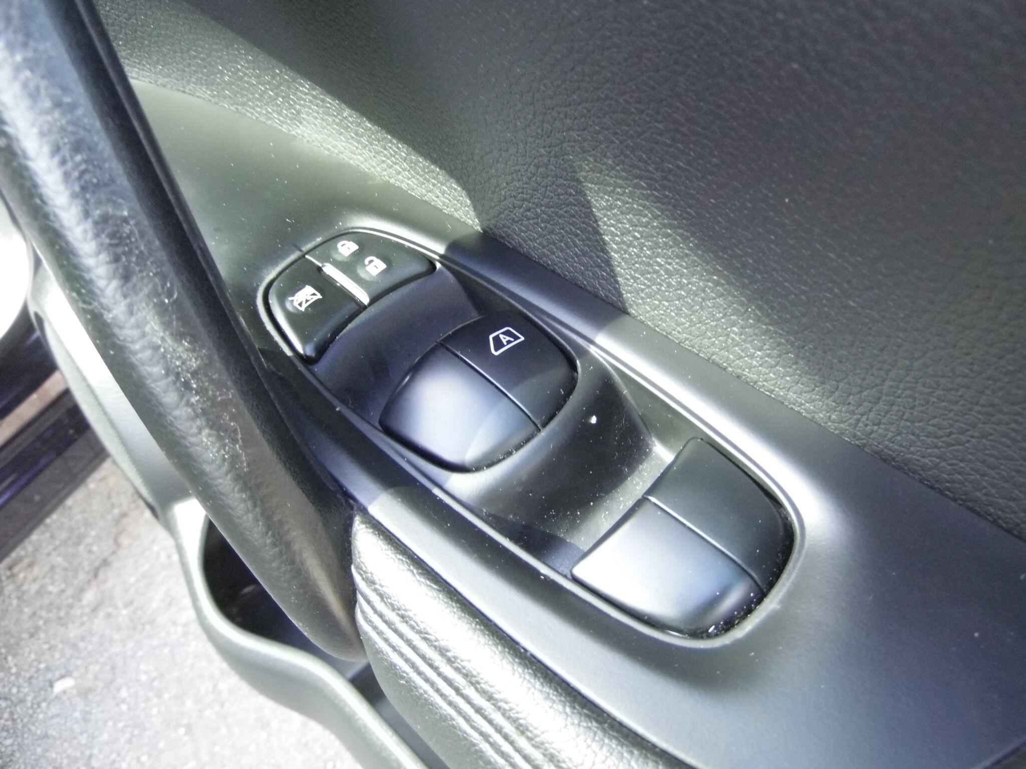 Nissan Qashqai view 27