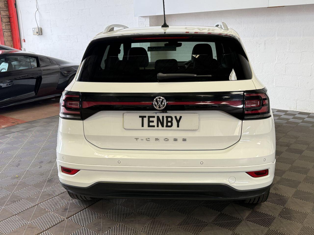 Volkswagen T-Cross view 6
