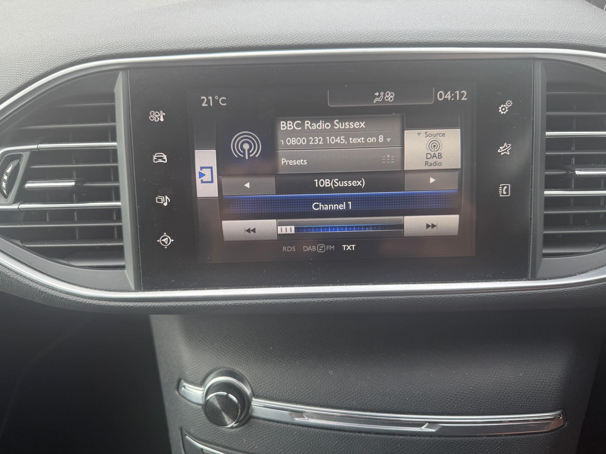 2017 Peugeot 308 1.2 PureTech Allure EAT Euro 6 (s/s) 5dr • 55,500 miles image 10