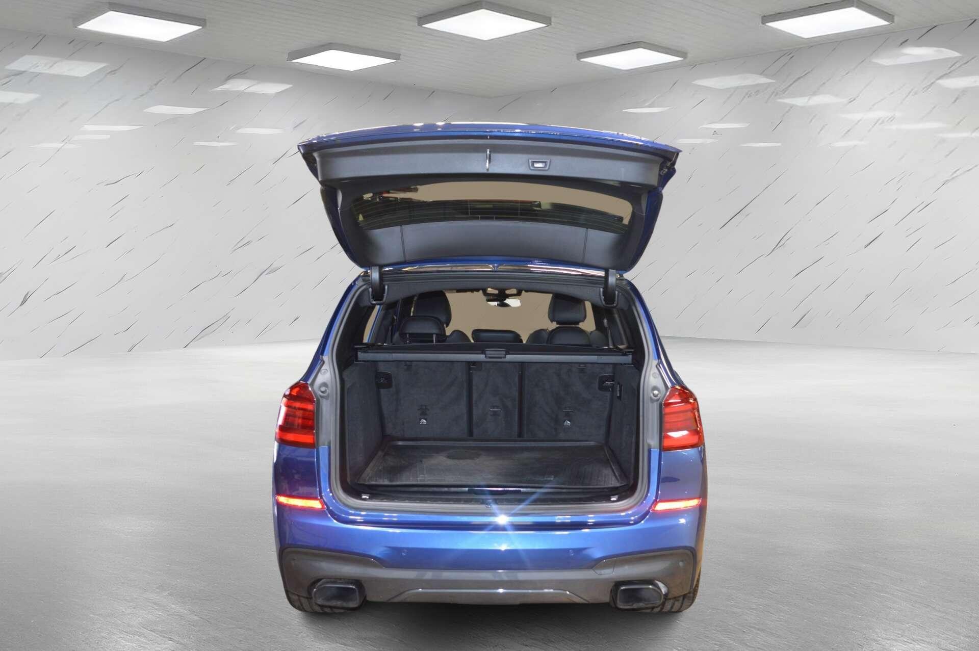 BMW X3 view 10