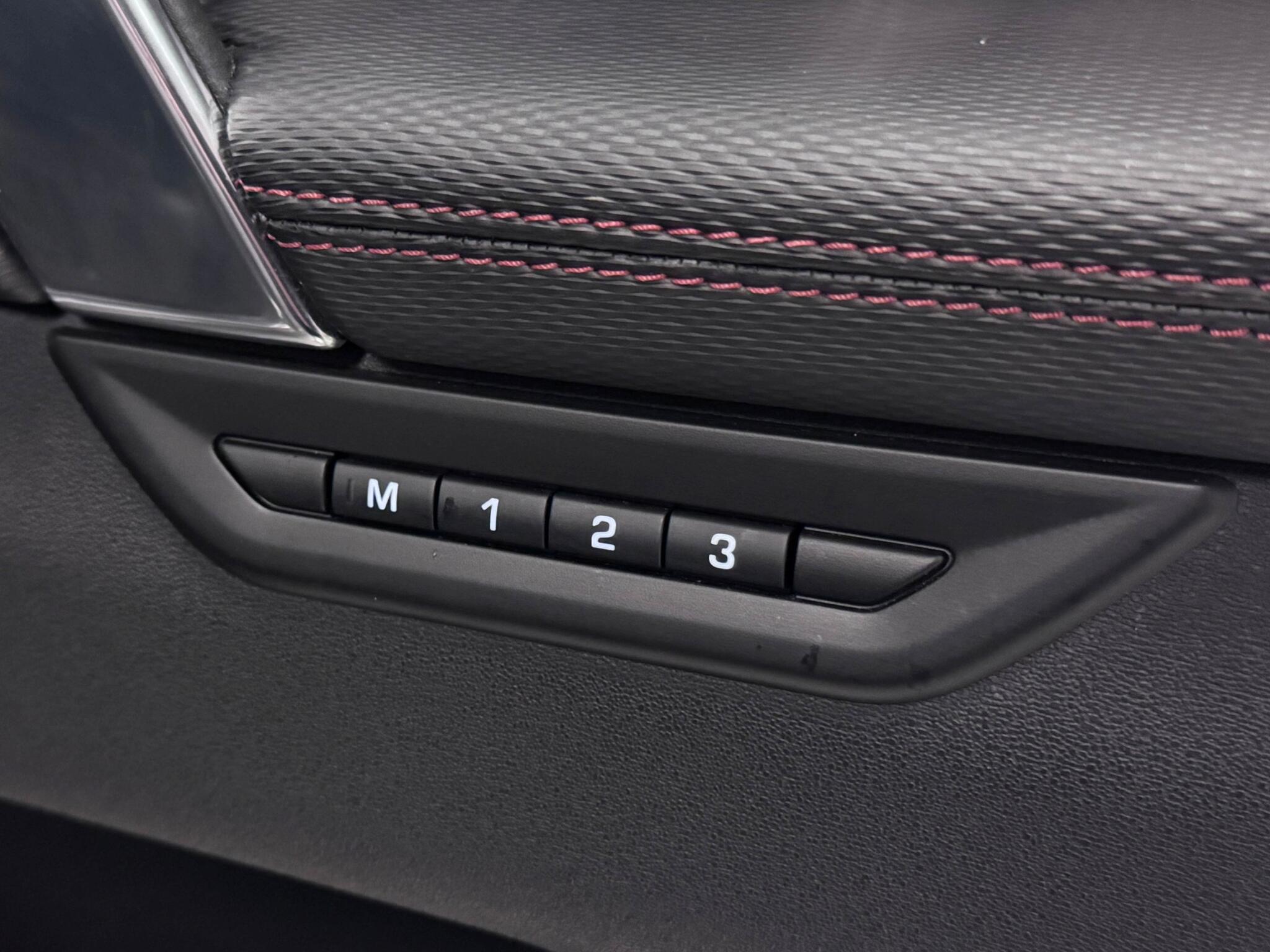 Land Rover Discovery Sport view 21
