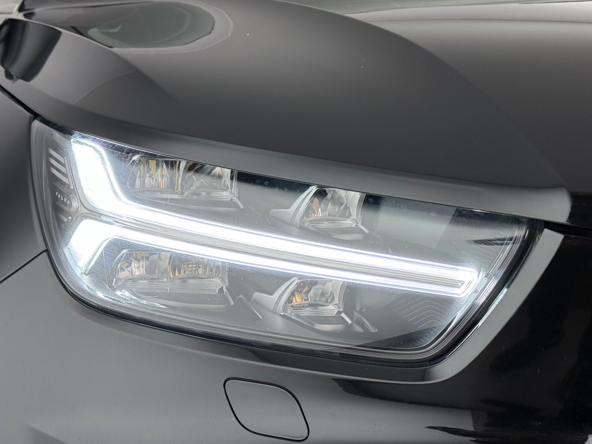 Volvo XC40 view 4