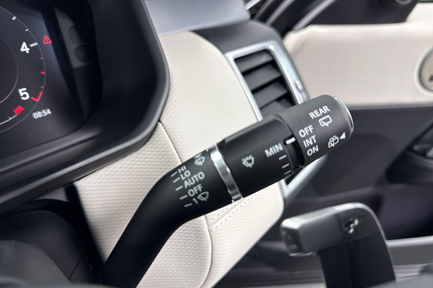 Land Rover Discovery view 28