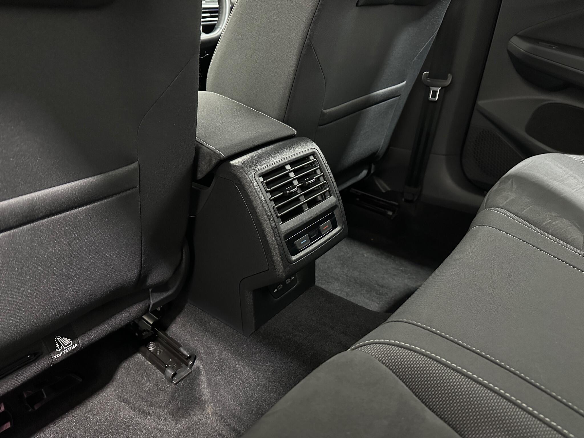 Volkswagen Golf view 38