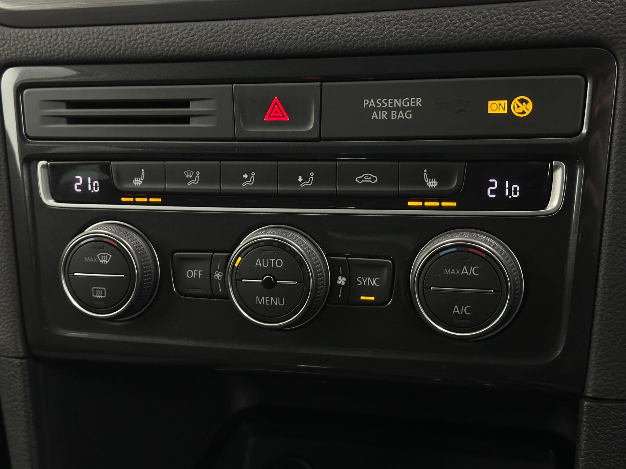 Volkswagen Golf Sportsvan view 21