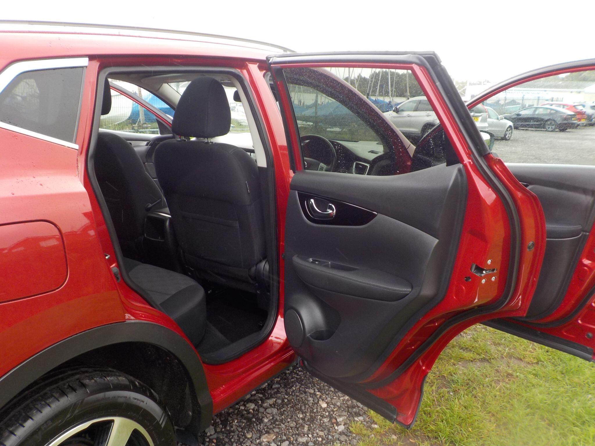 Nissan Qashqai 1.5 dCi n-tec+ 2WD Euro 5 (s/s) 5dr