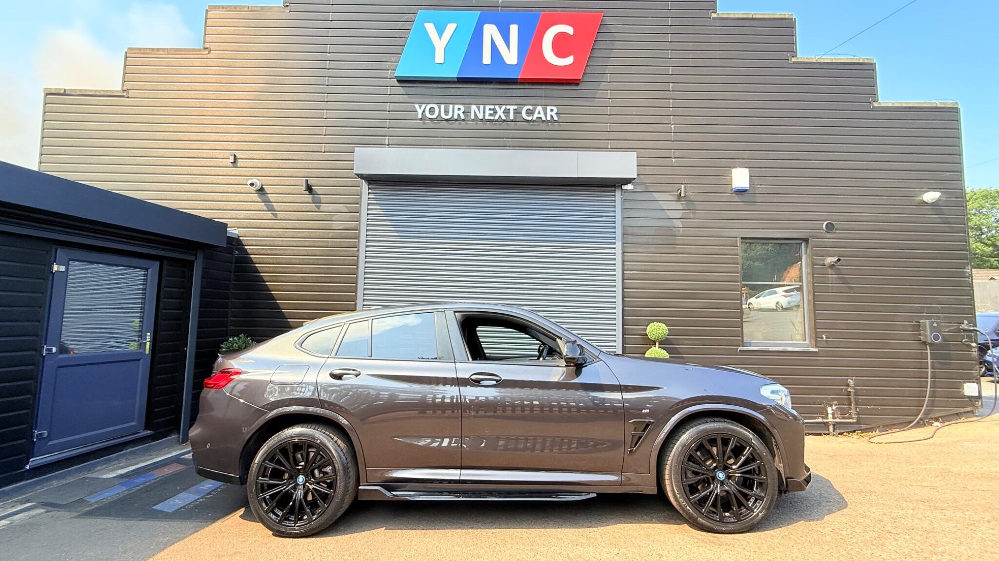 BMW X4 view 4