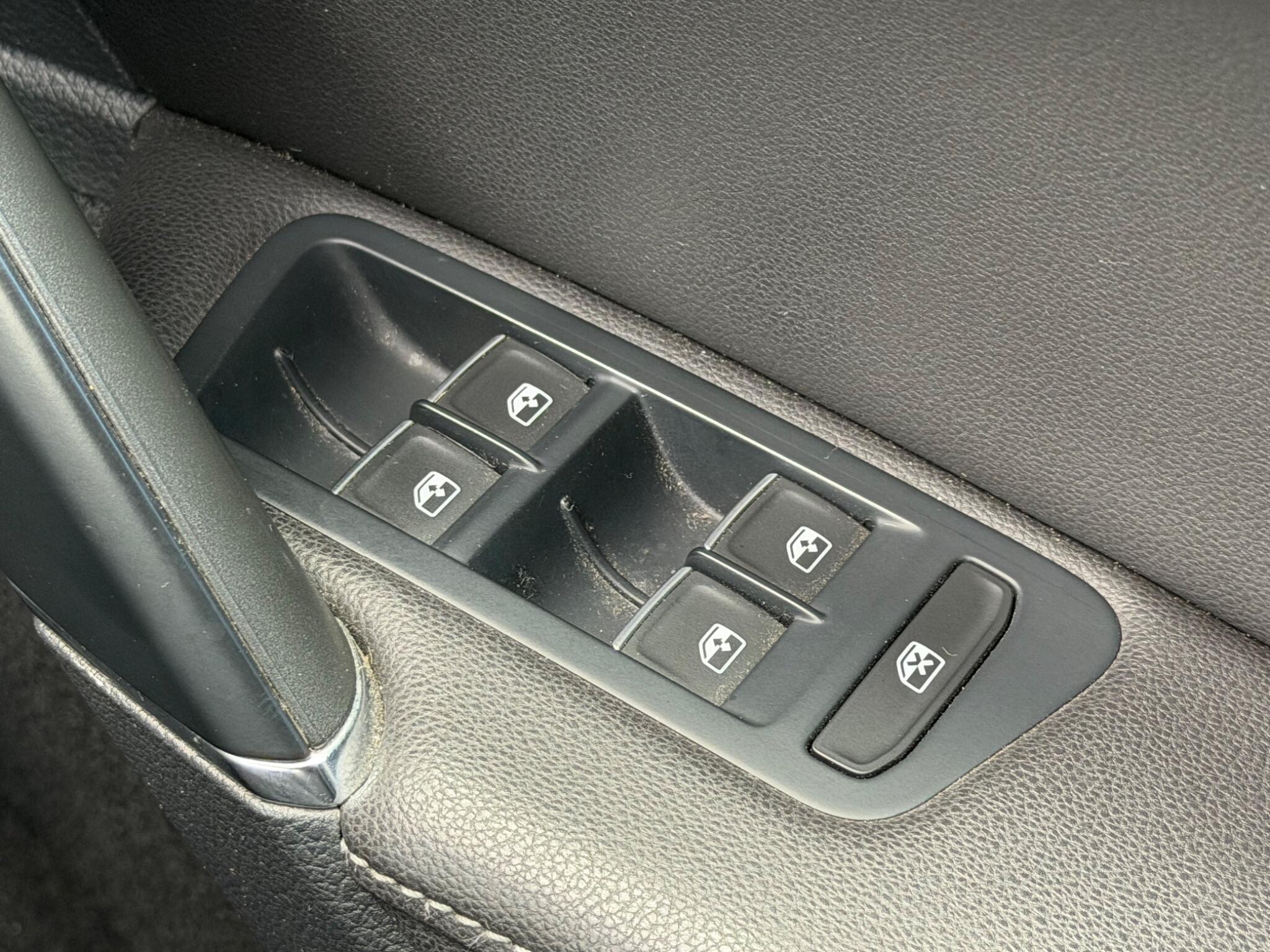 Volkswagen Golf view 48