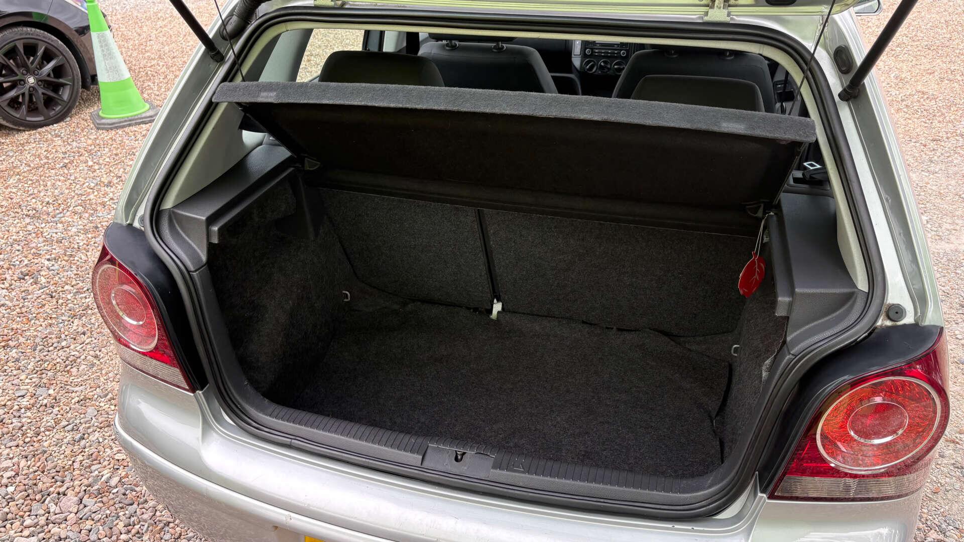 Volkswagen Polo view 29