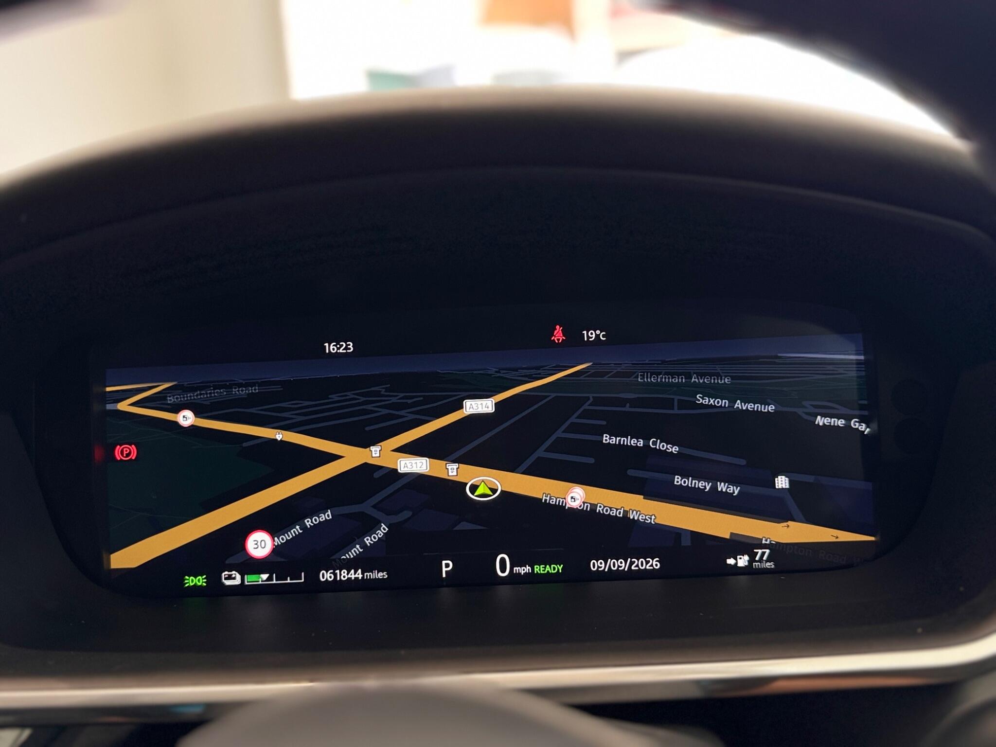 Jaguar I-Pace view 16