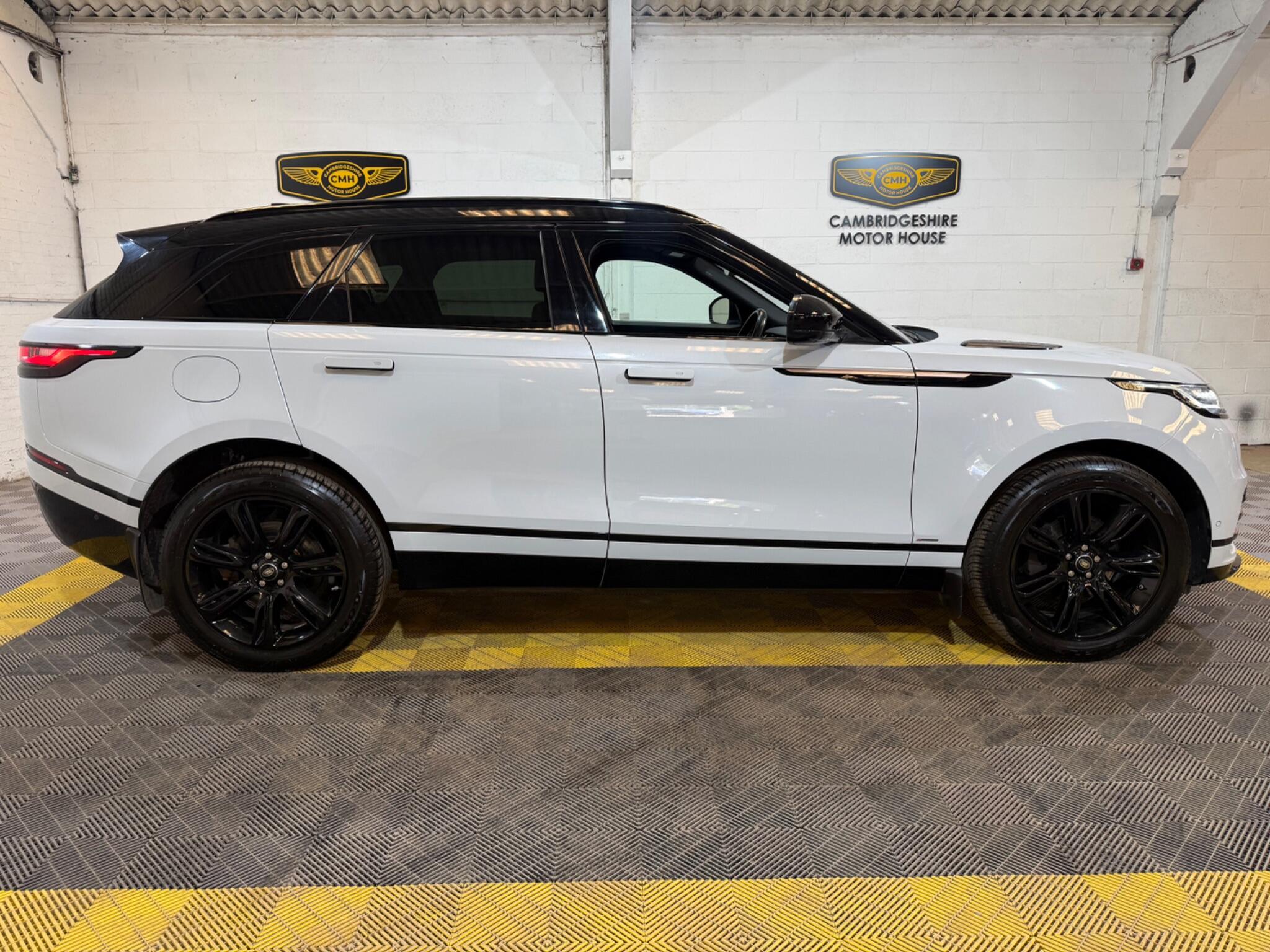 Land Rover Range Rover Velar view 44