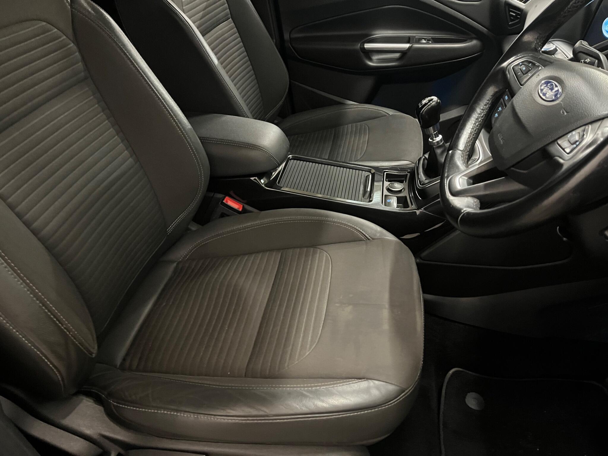 2018 Ford Kuga image 27
