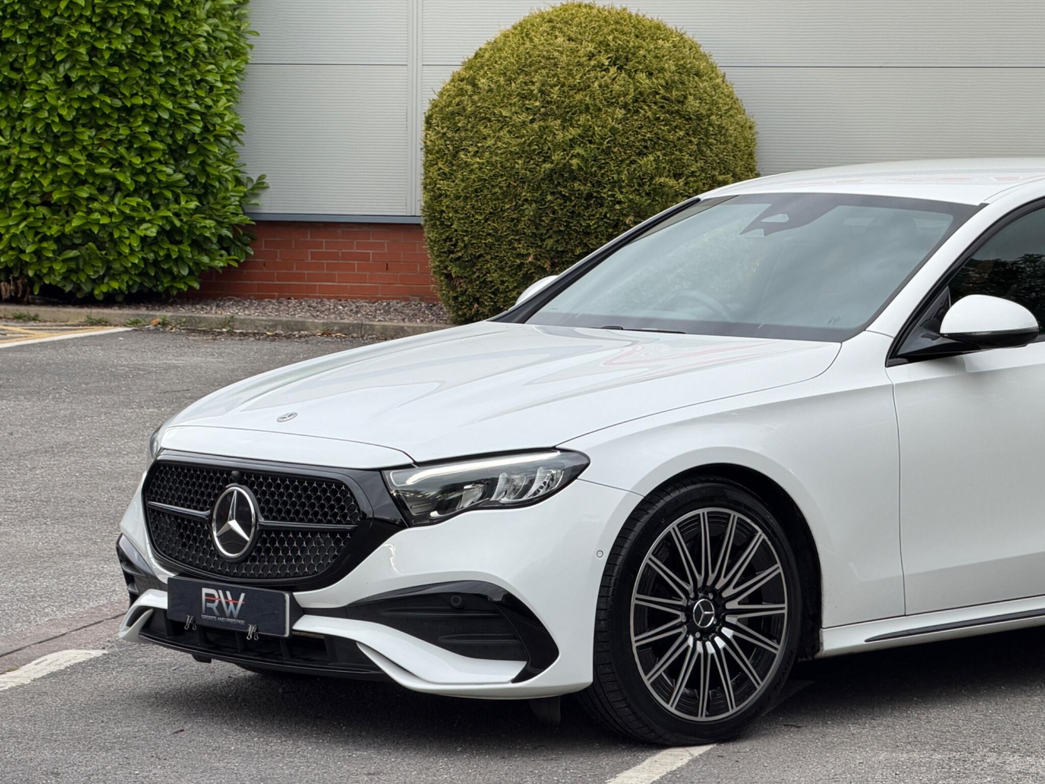 Mercedes-Benz E Class view 21