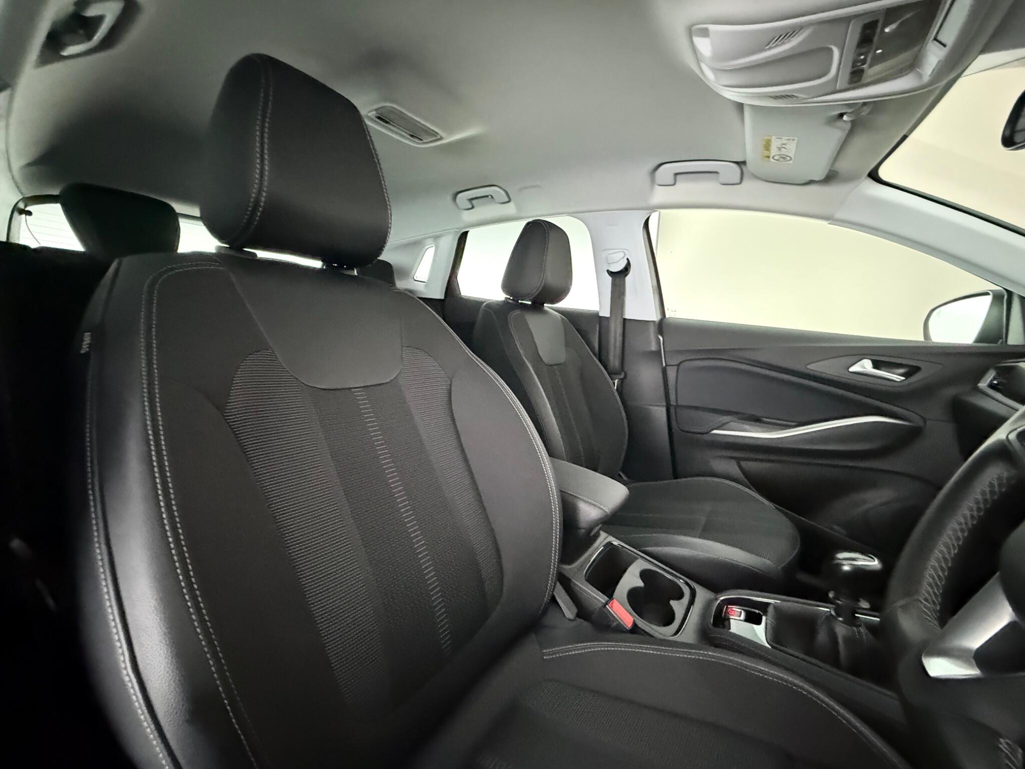 Vauxhall Grandland view 31
