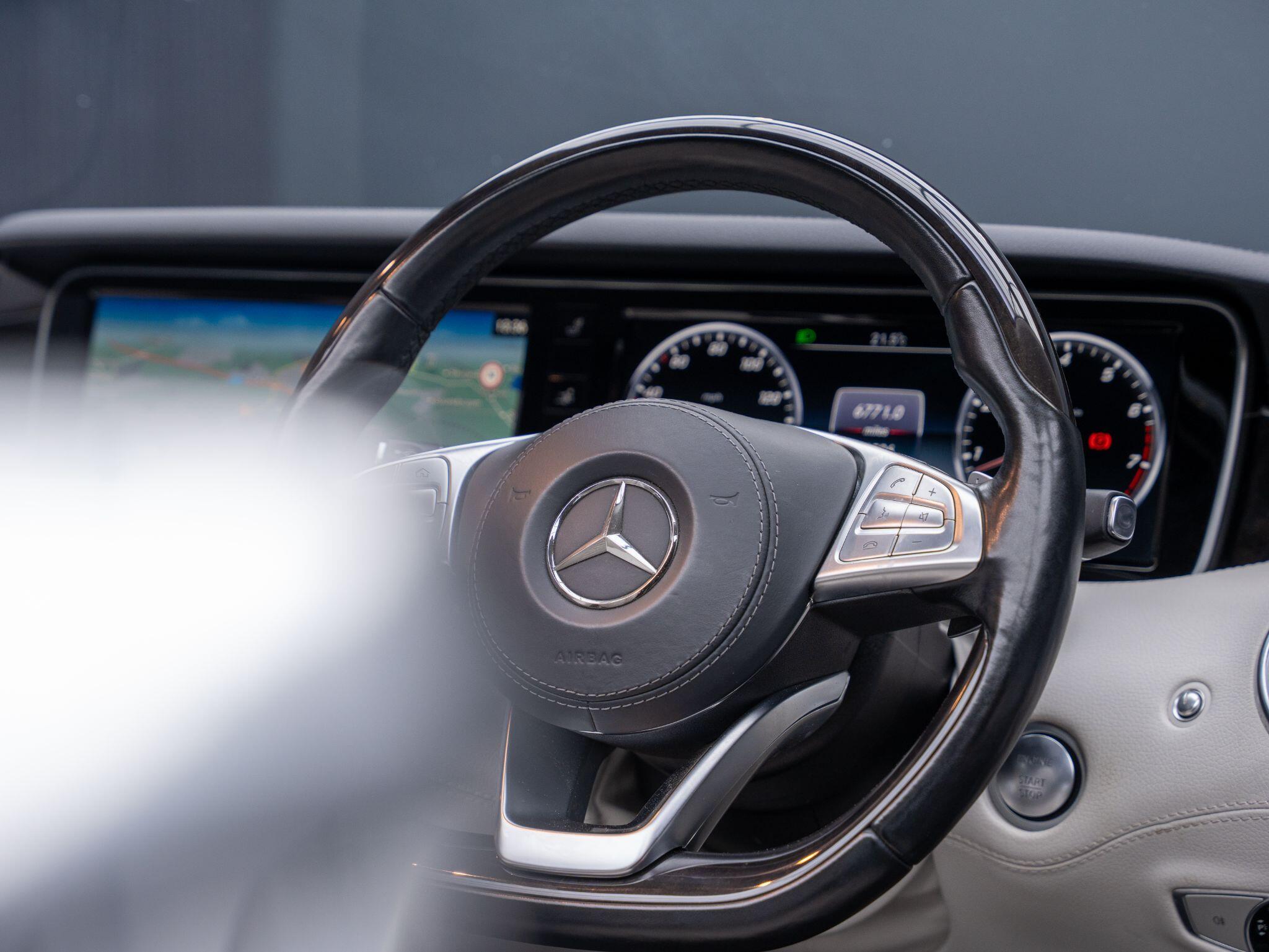 Mercedes-Benz S-Class view 40