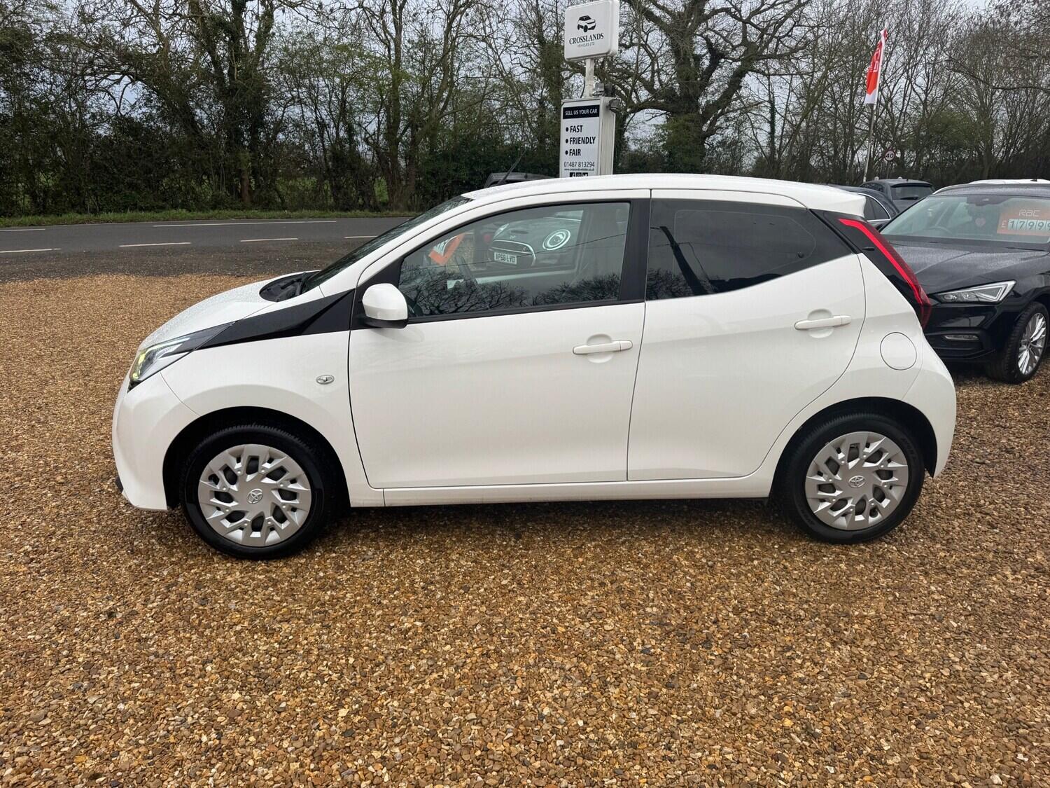 Toyota Aygo view 3