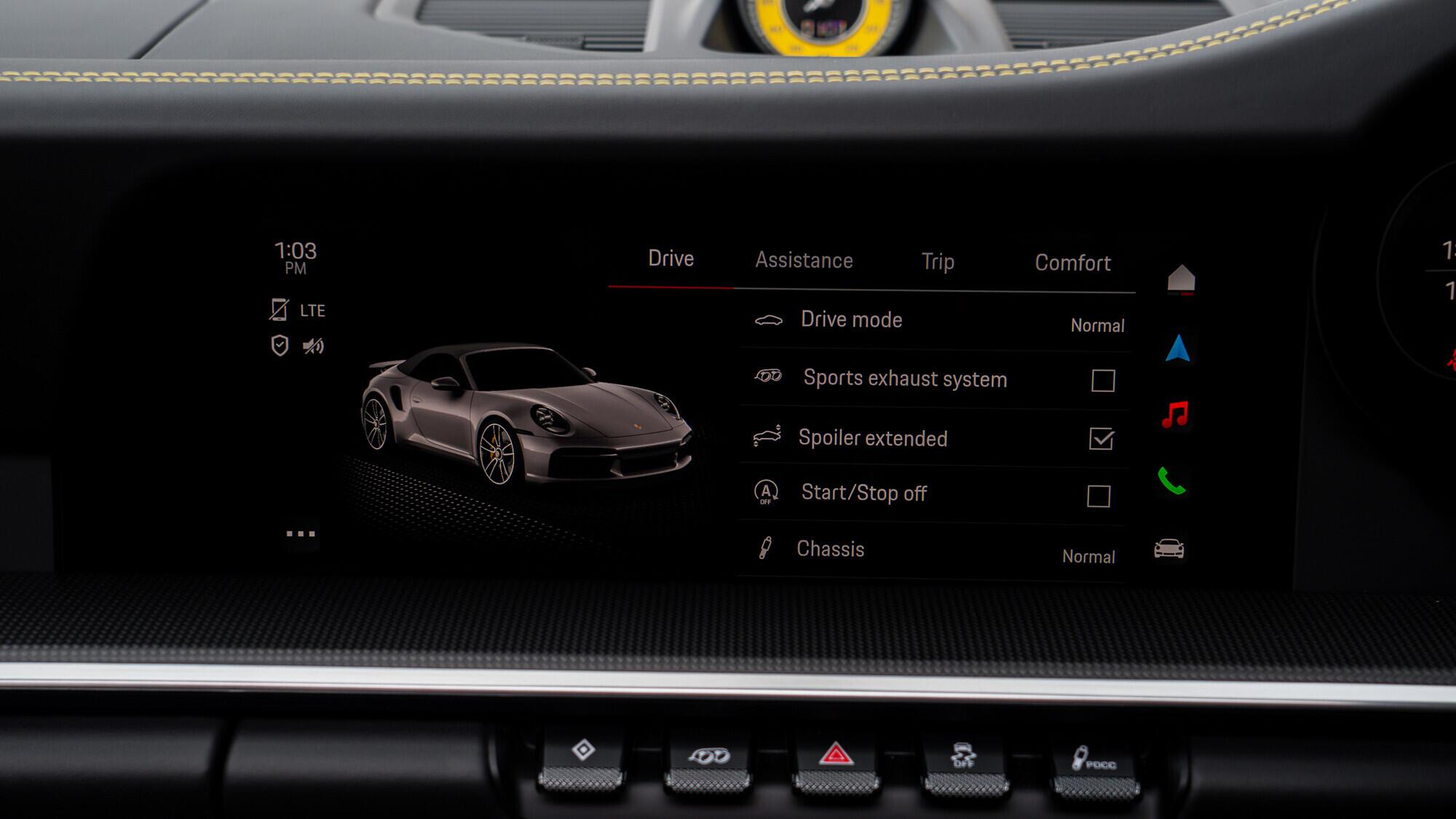 Porsche 911 view 32