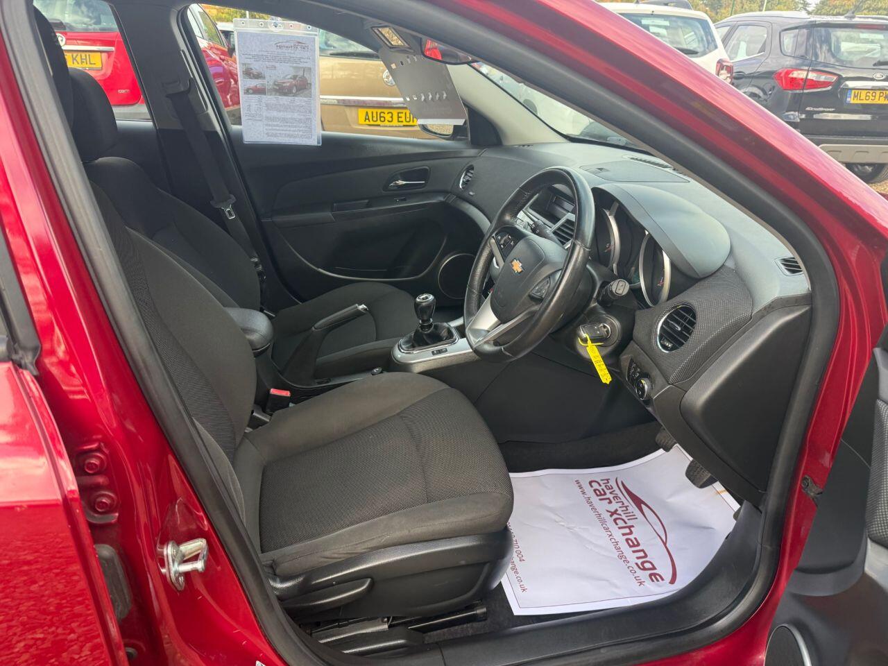 Chevrolet Cruze view 8