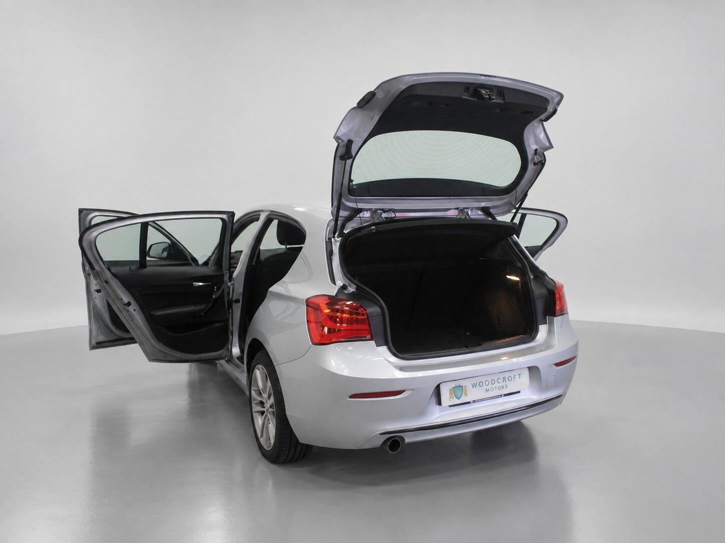 BMW 1 Series view 19