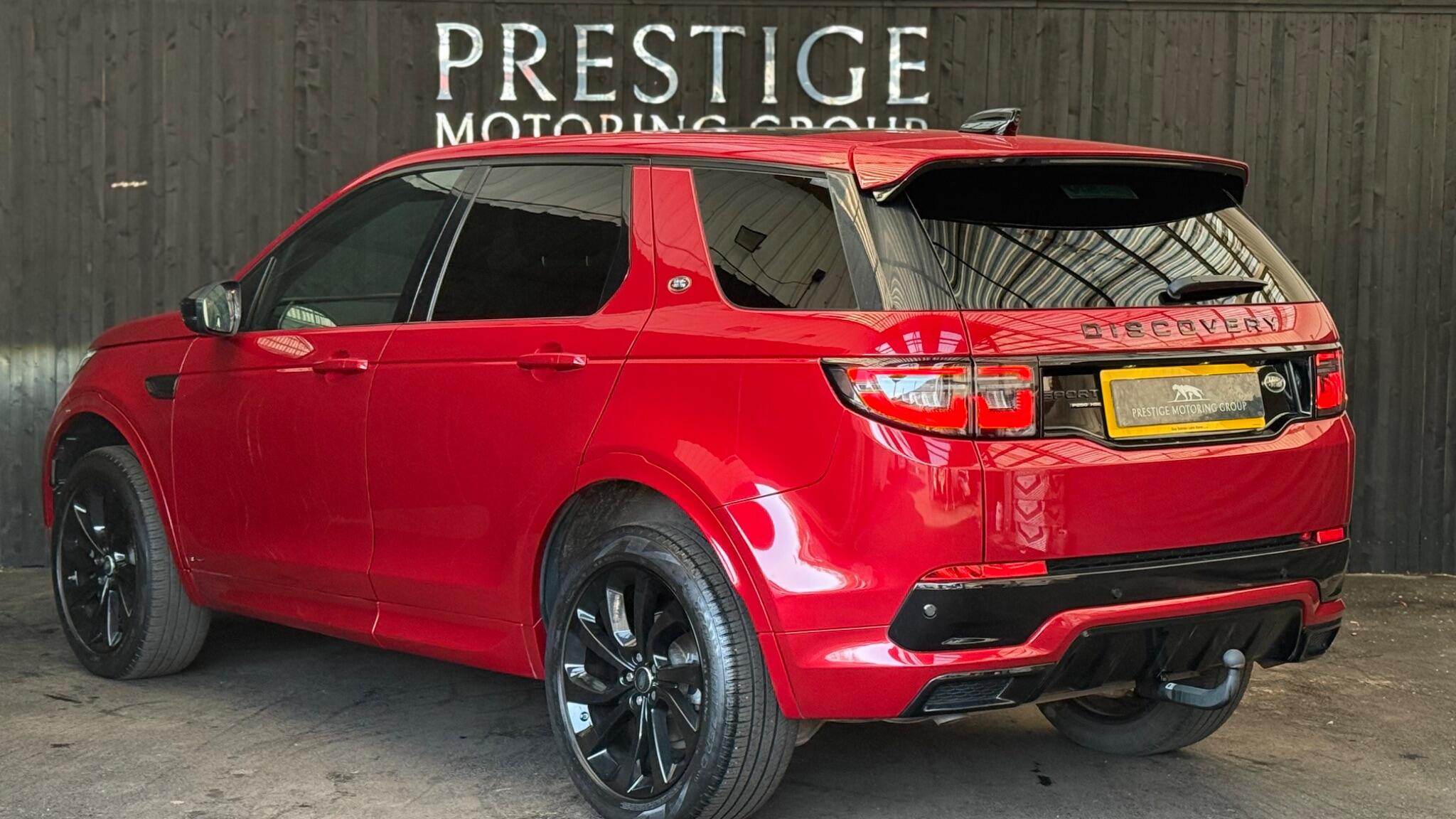 Land Rover Discovery Sport view 34