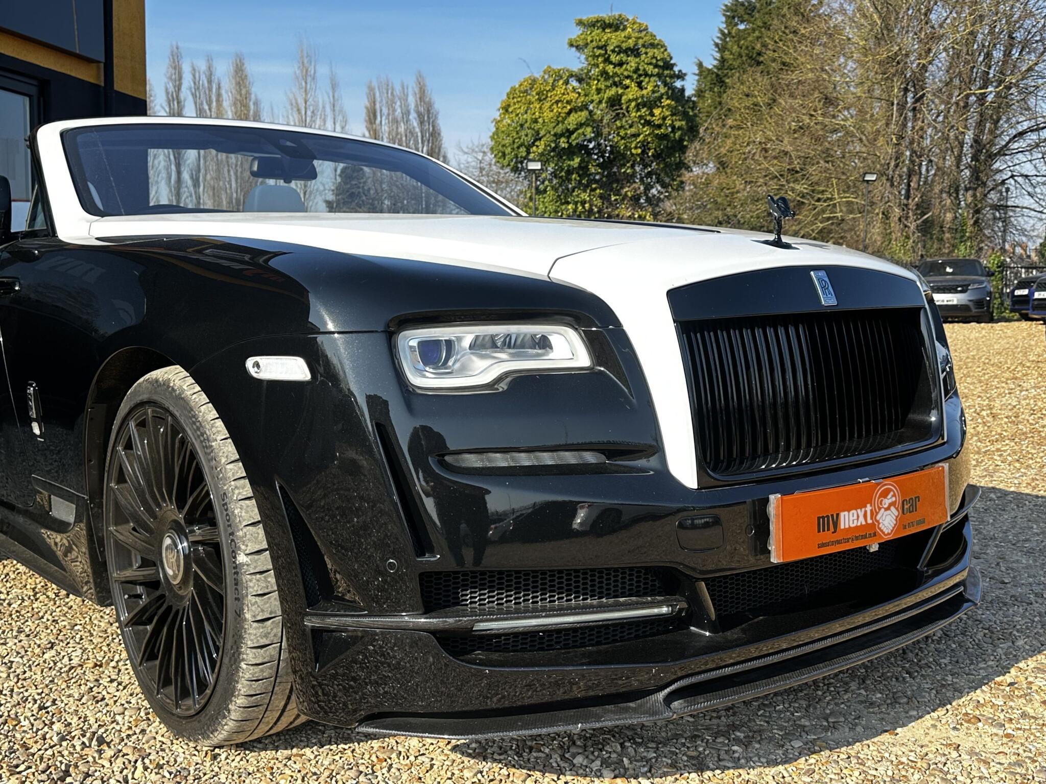 Rolls-Royce Dawn view 4