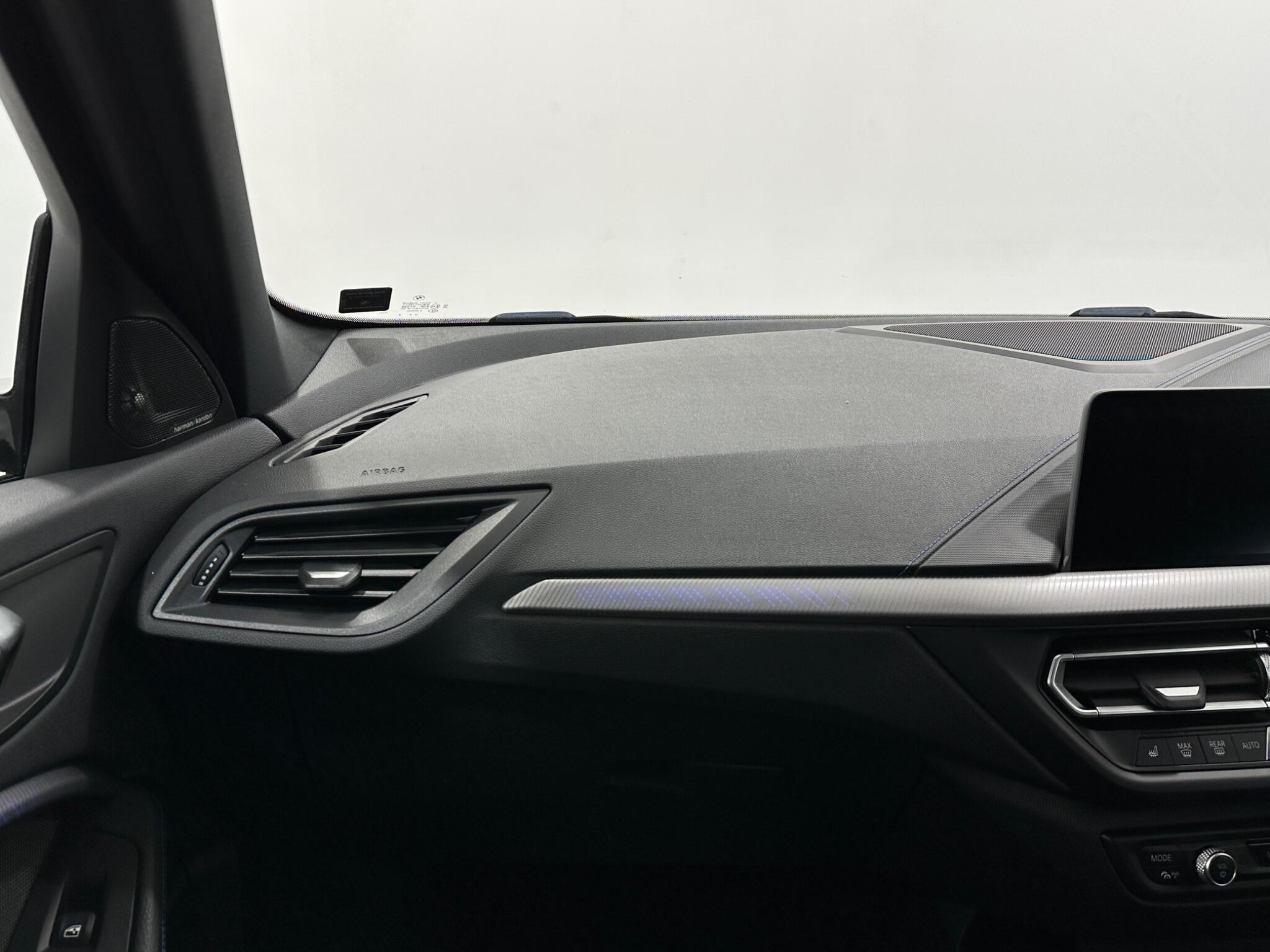 BMW 1 Series view 32