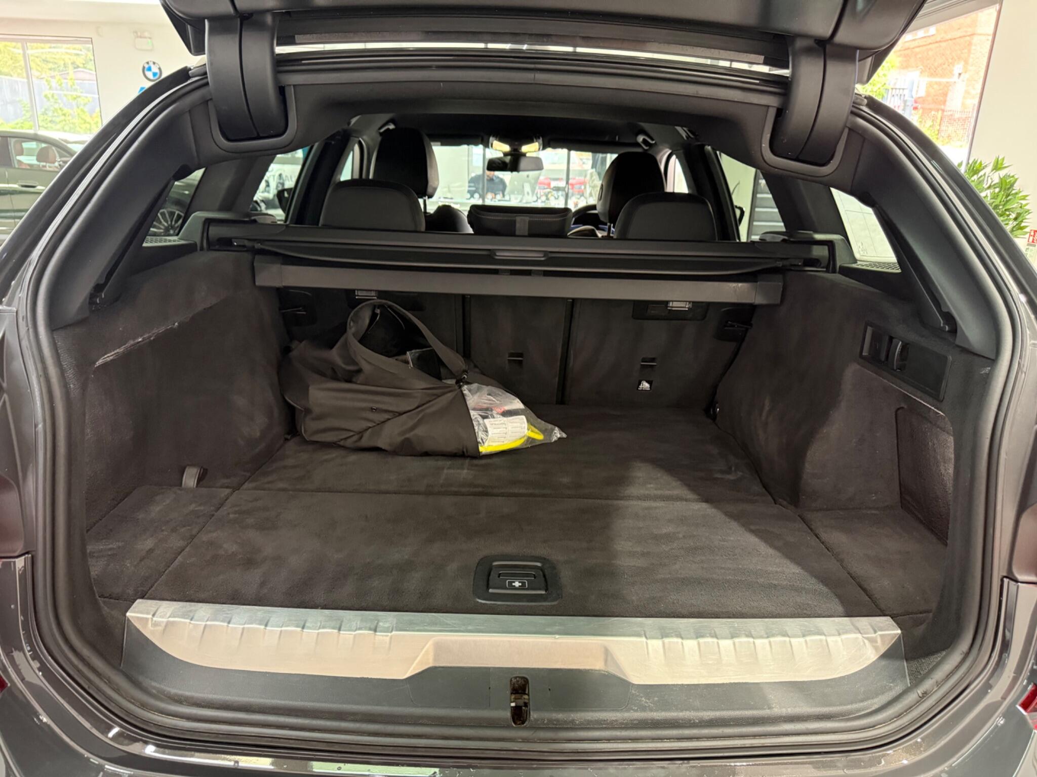 BMW 3 Series view 55
