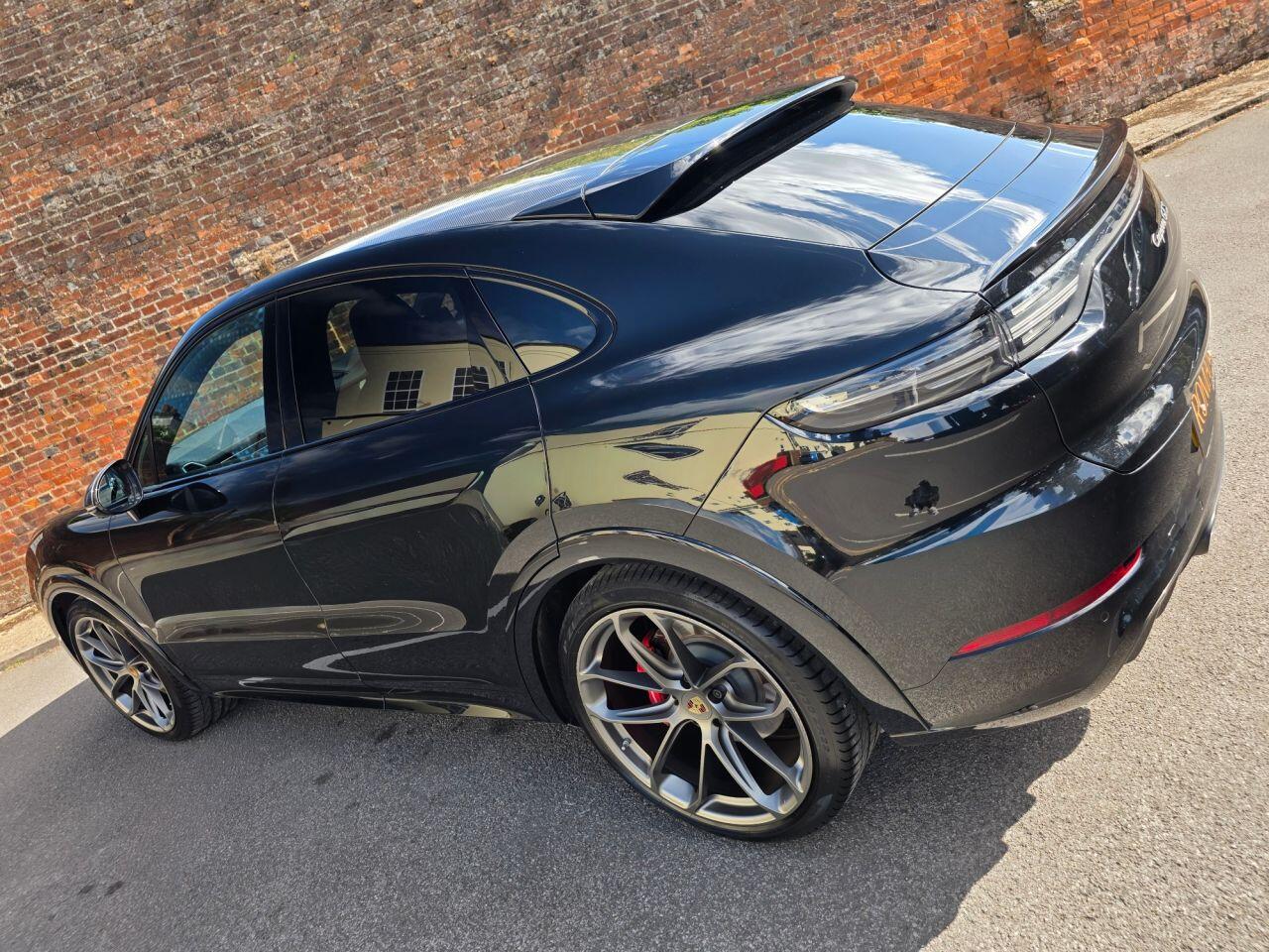 Porsche Cayenne view 16