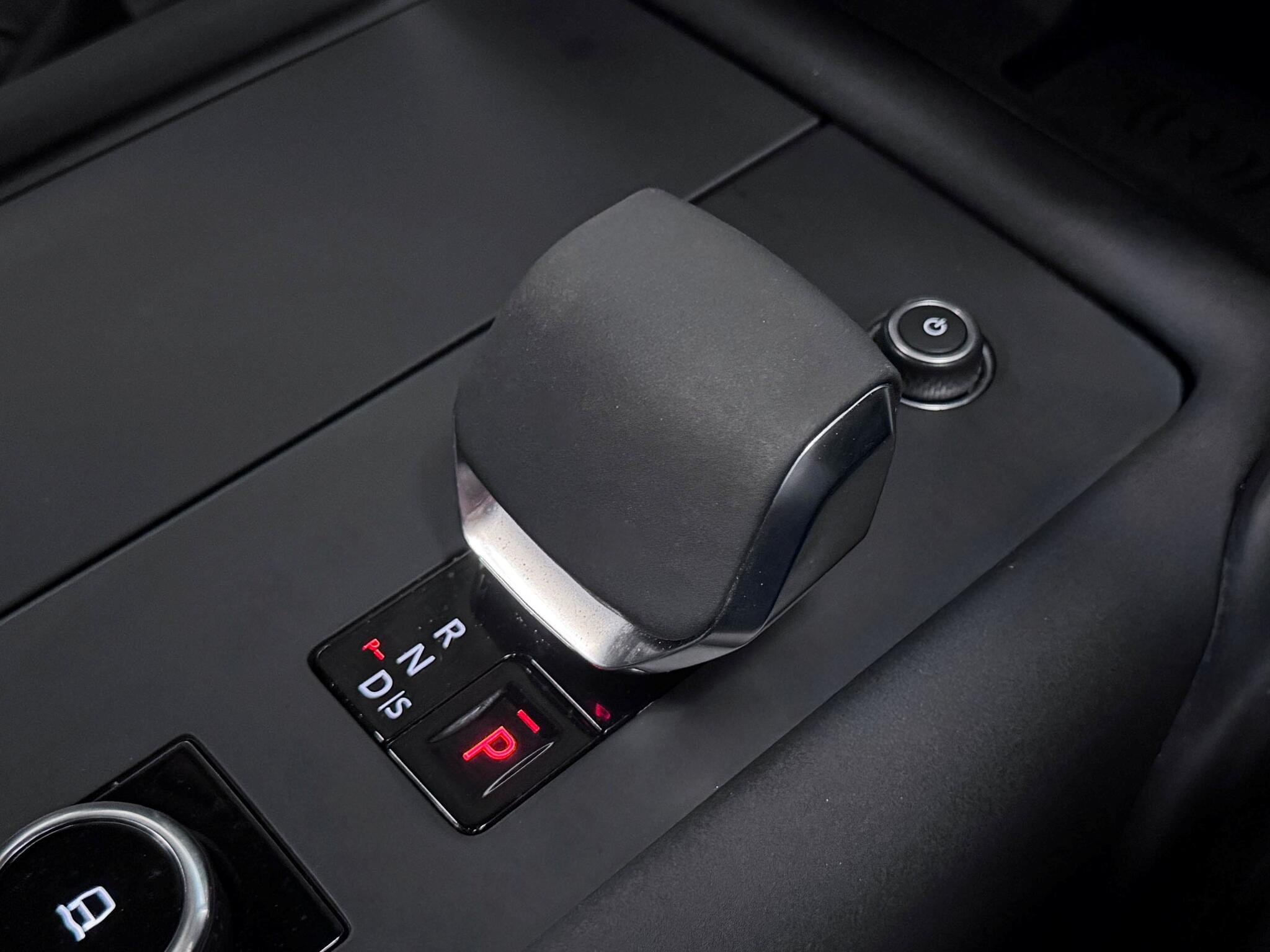 Land Rover Discovery view 37