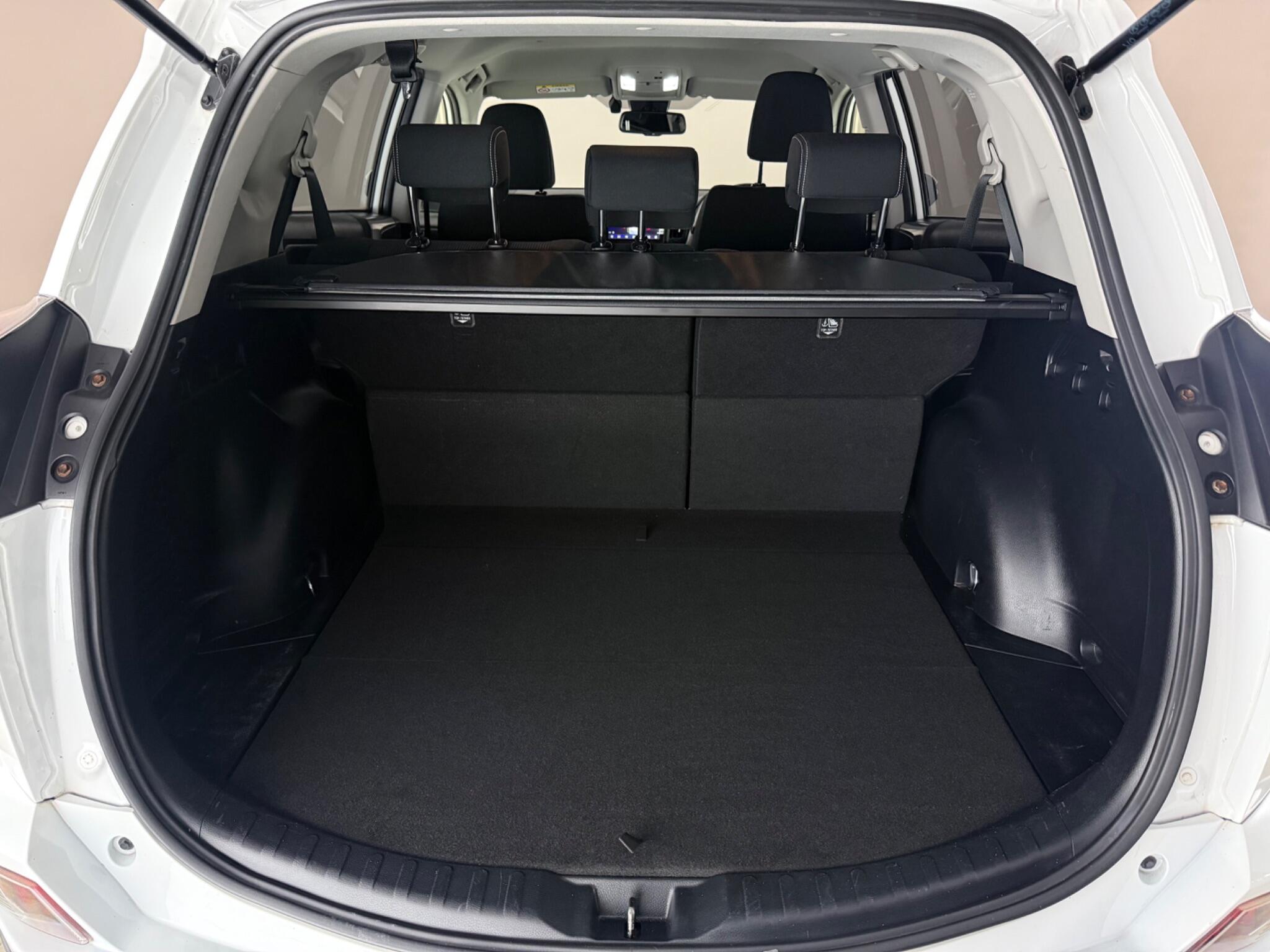Toyota Rav4 view 10