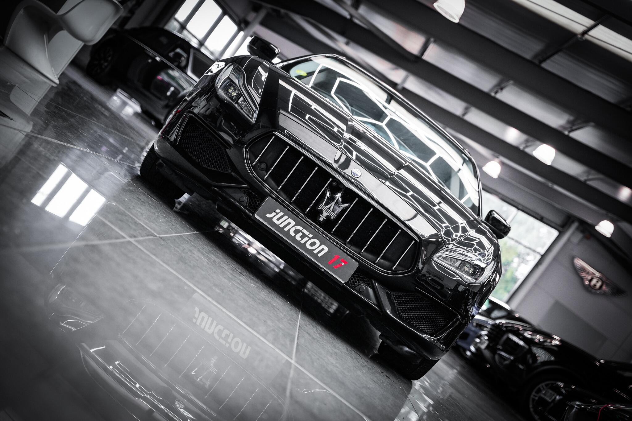 Maserati Quattroporte view 4