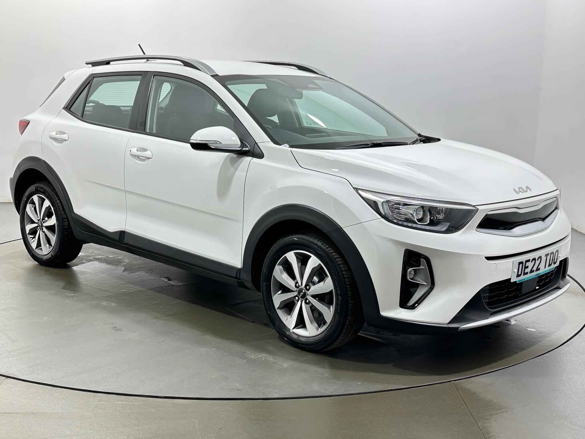 2022 Kia Stonic in White for sale
