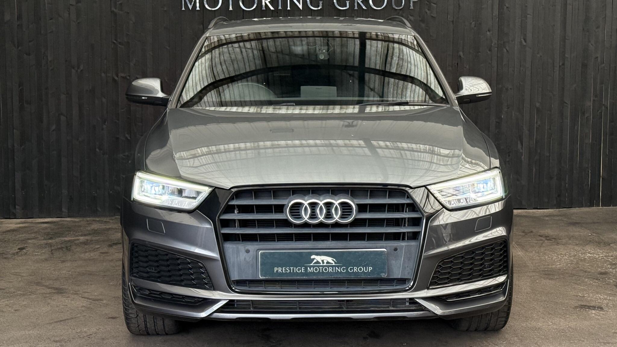 Audi Q3 view 5