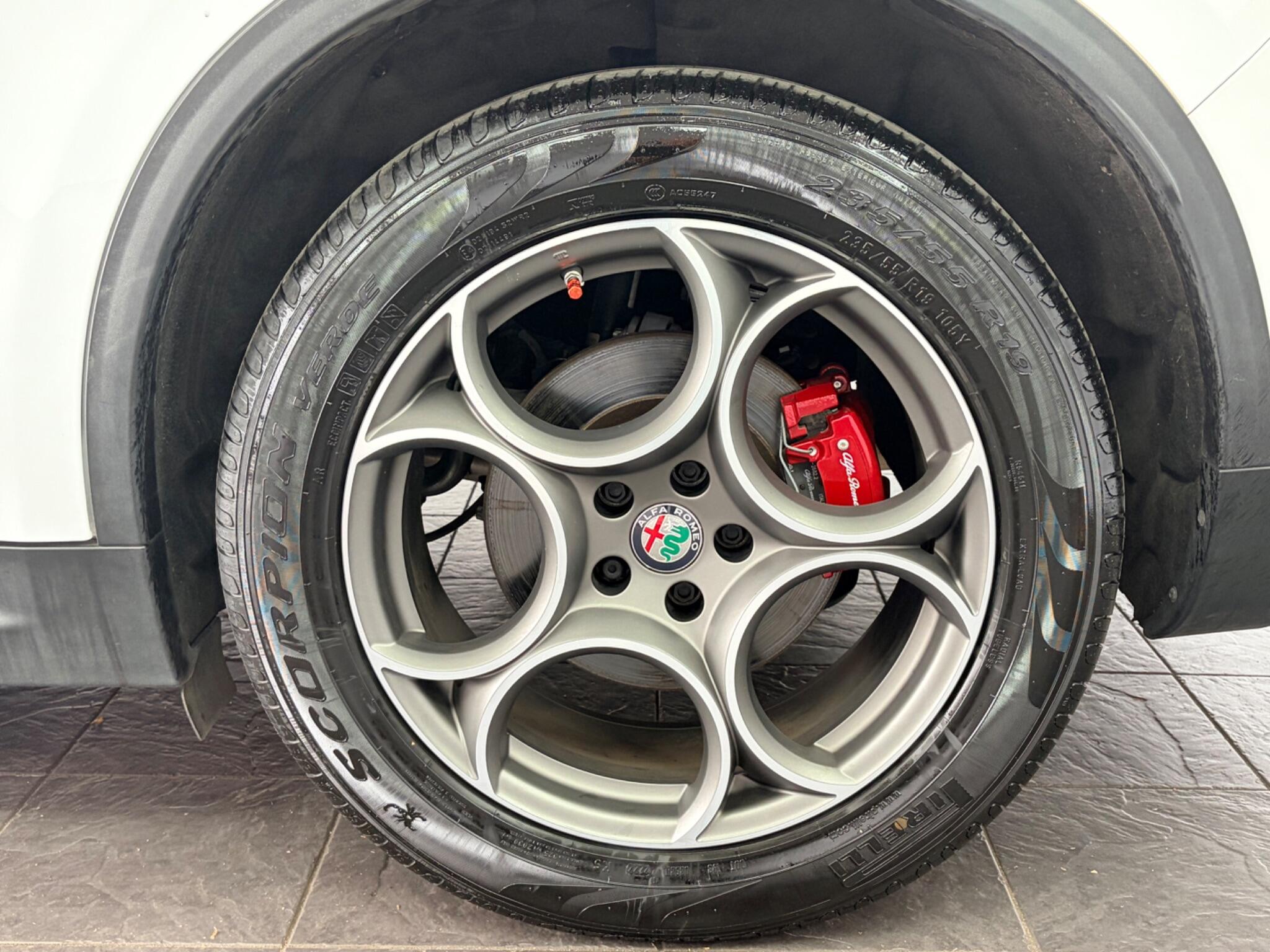 Alfa Romeo Stelvio view 23
