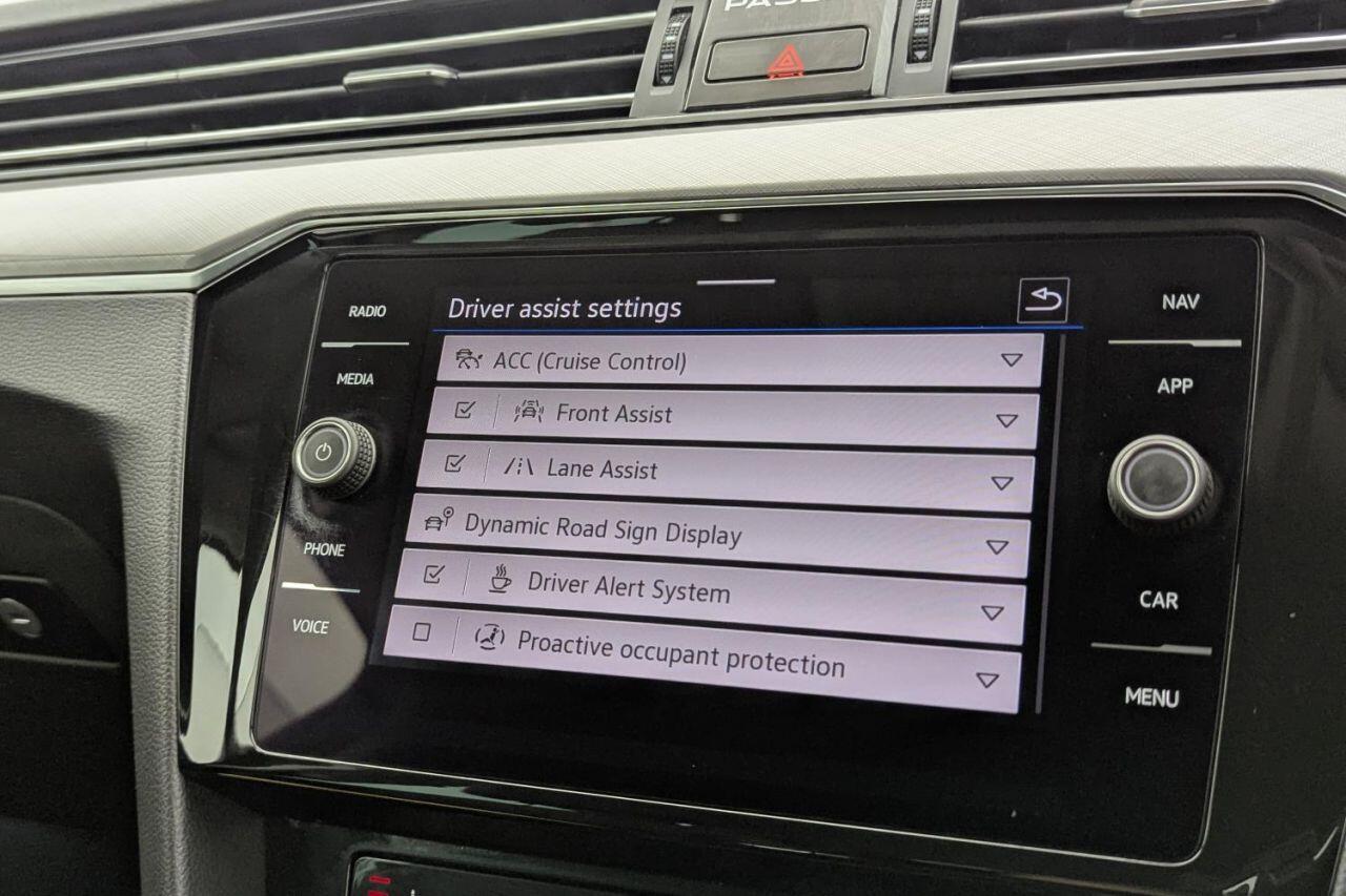 Volkswagen Passat view 37