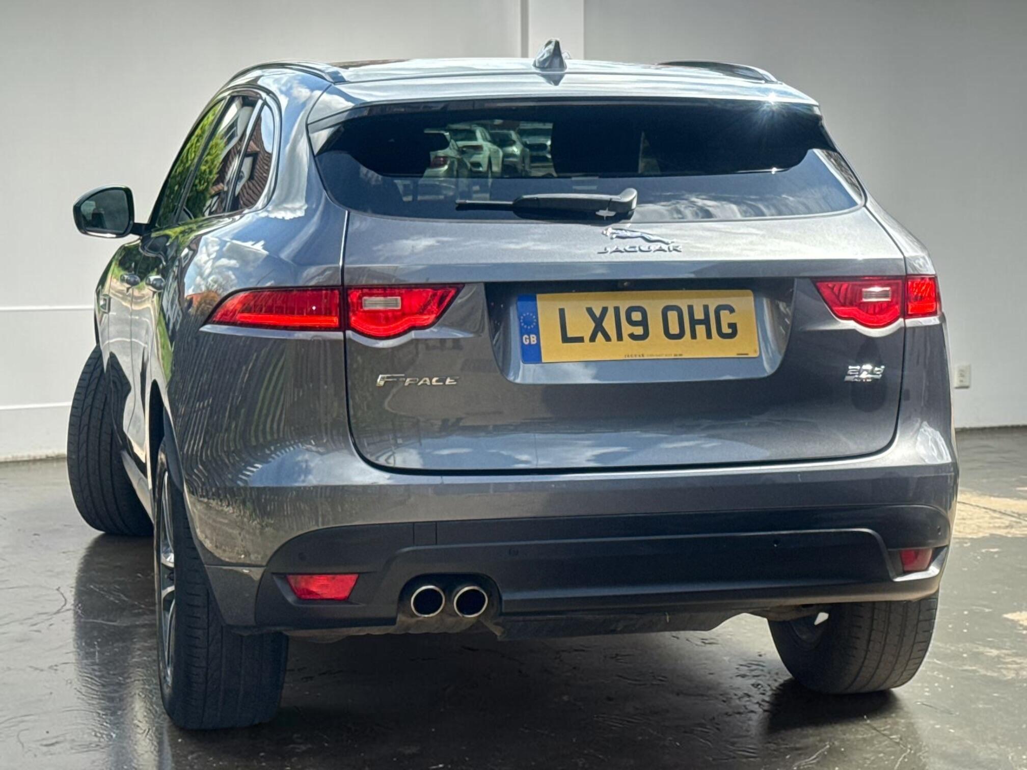 Jaguar F-Pace view 7