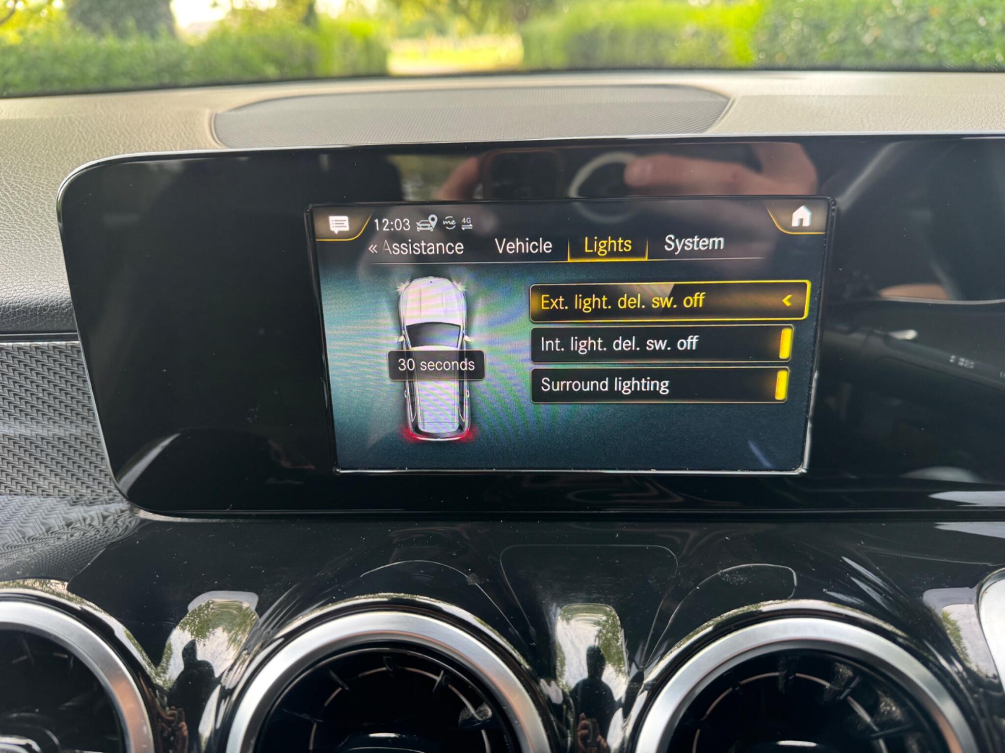 Mercedes-Benz GLB view 59