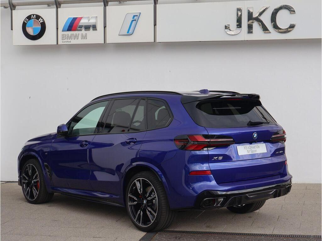 BMW X5 view 8