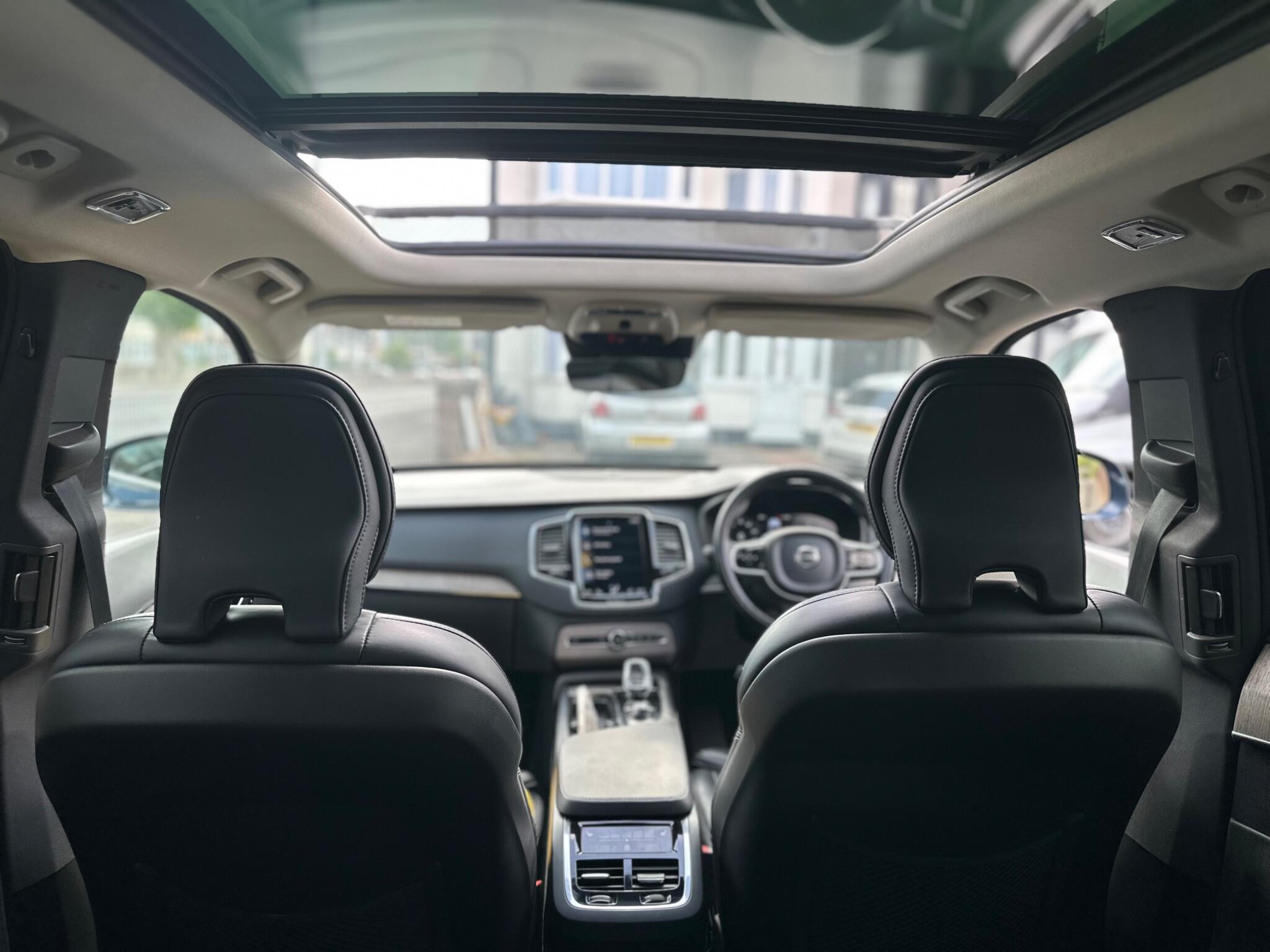 Volvo XC90 view 13